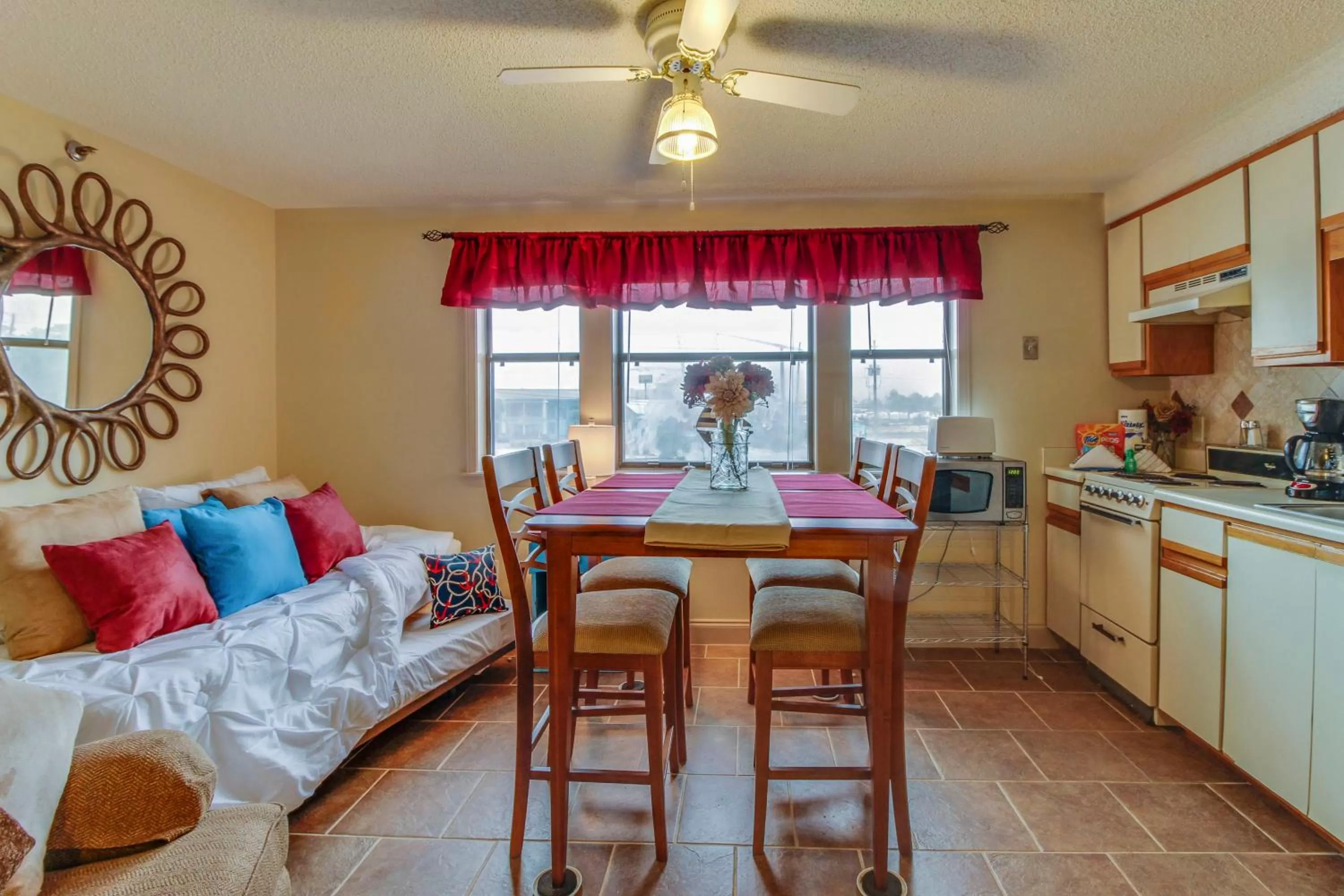 Dining Area in The Inn at St. Thomas Square # 1205B