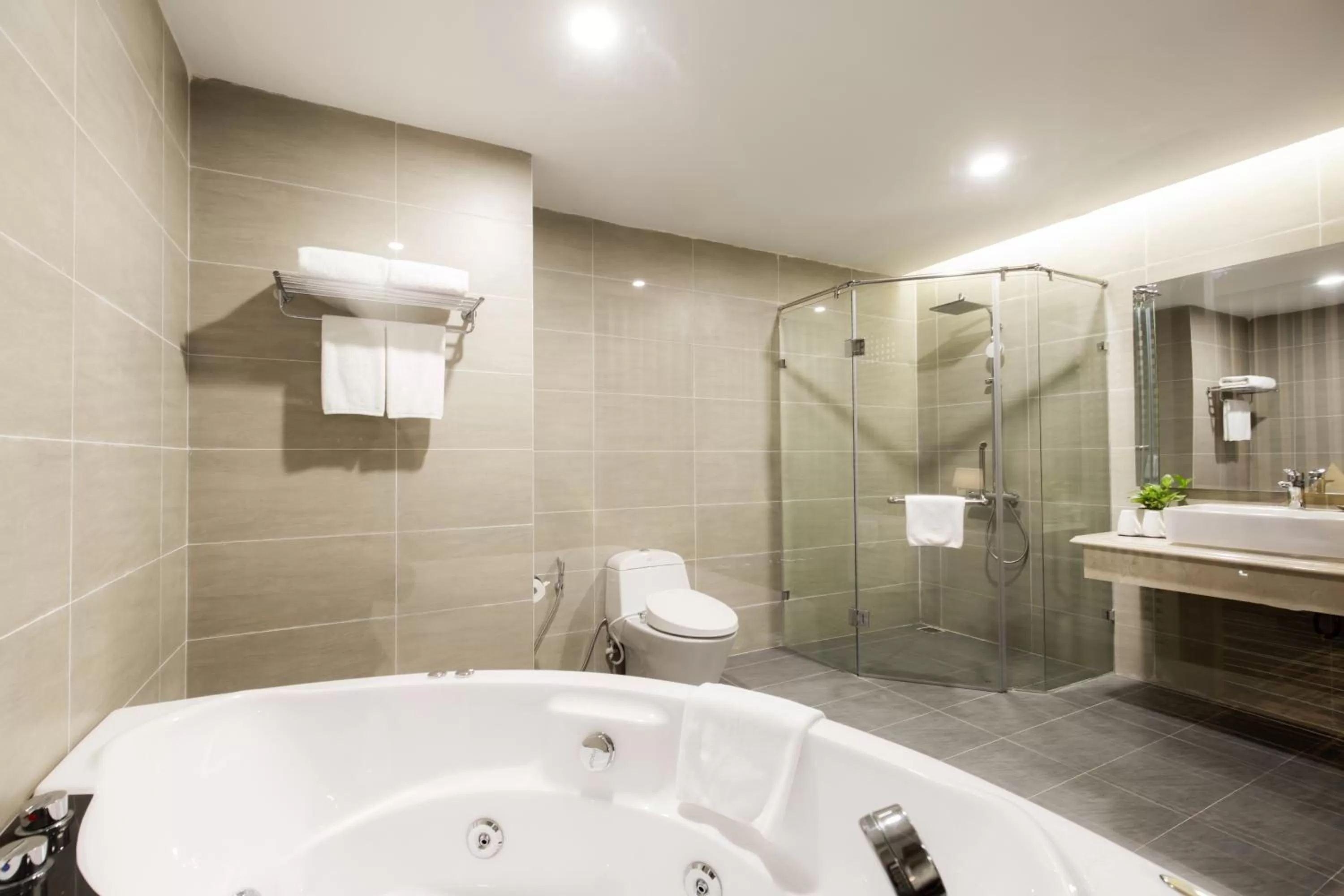 Hot Tub in Muong Thanh Luxury Vien Trieu Nha Trang