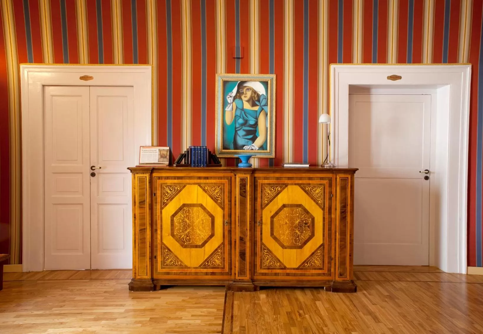 Communal lounge/ TV room in Palazzo Antica Via Appia