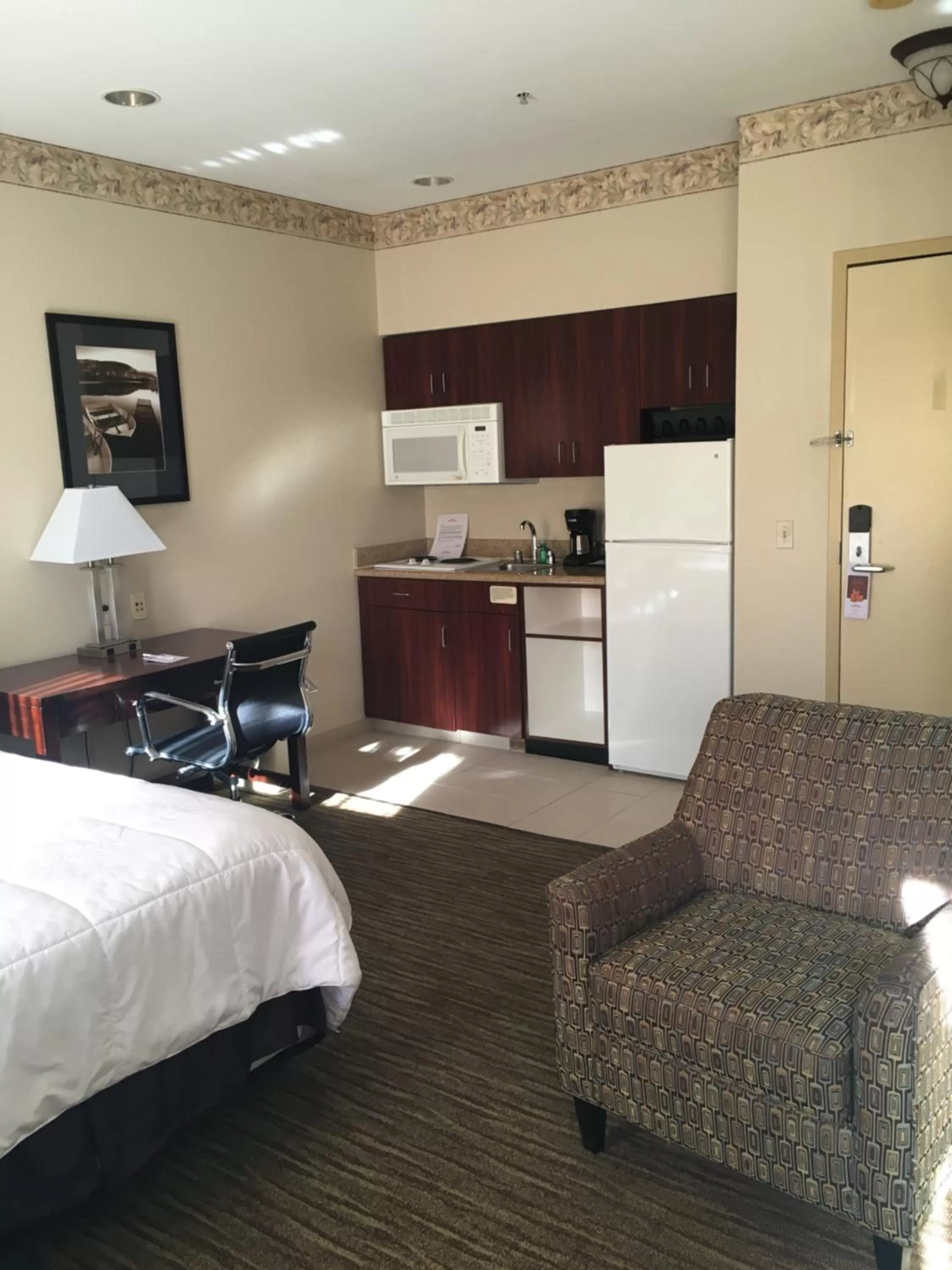 Bed in Hawthorn Suites by Wyndham Rancho Cordova/Folsom