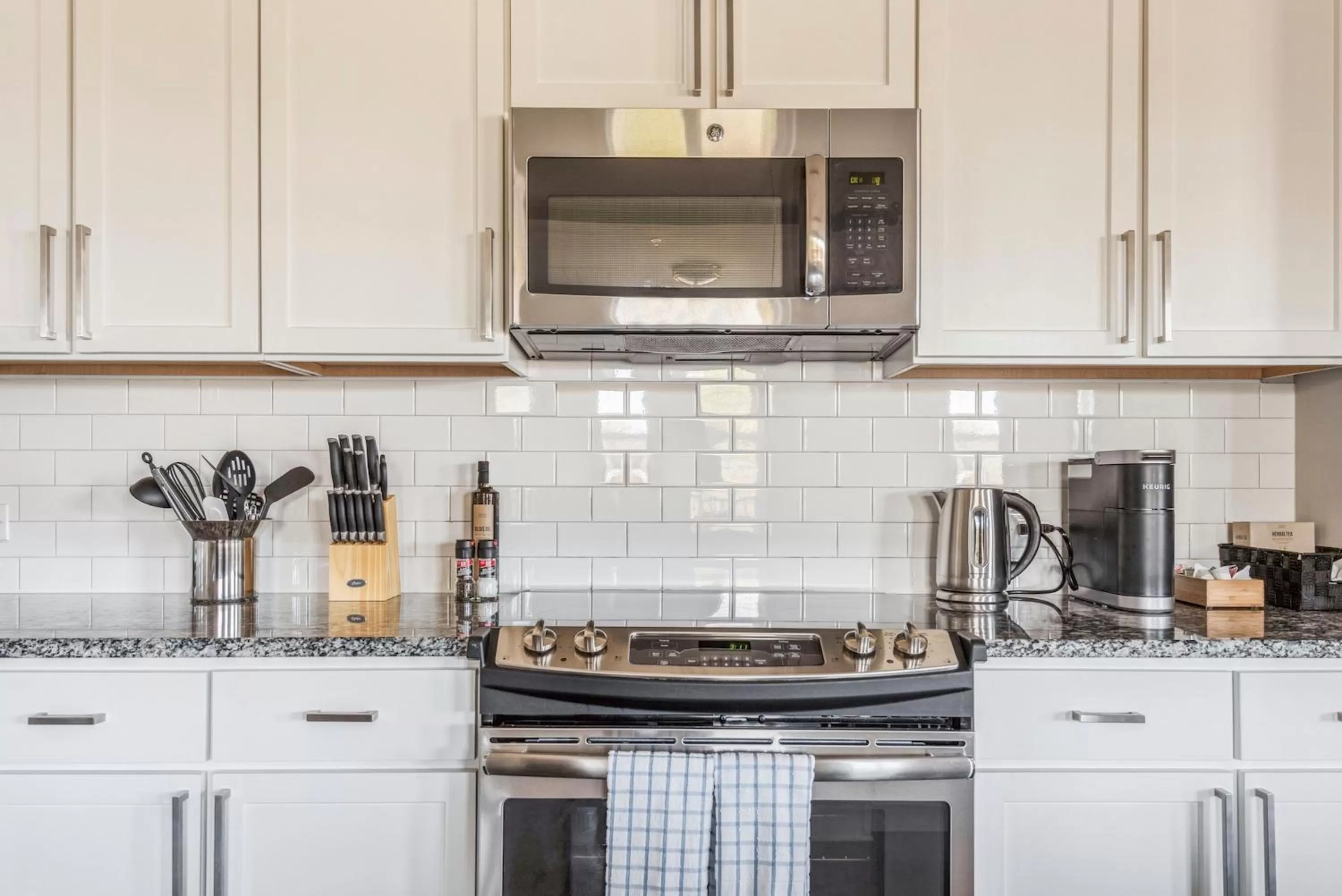 Coffee/tea facilities in Kasa Dilworth Charlotte