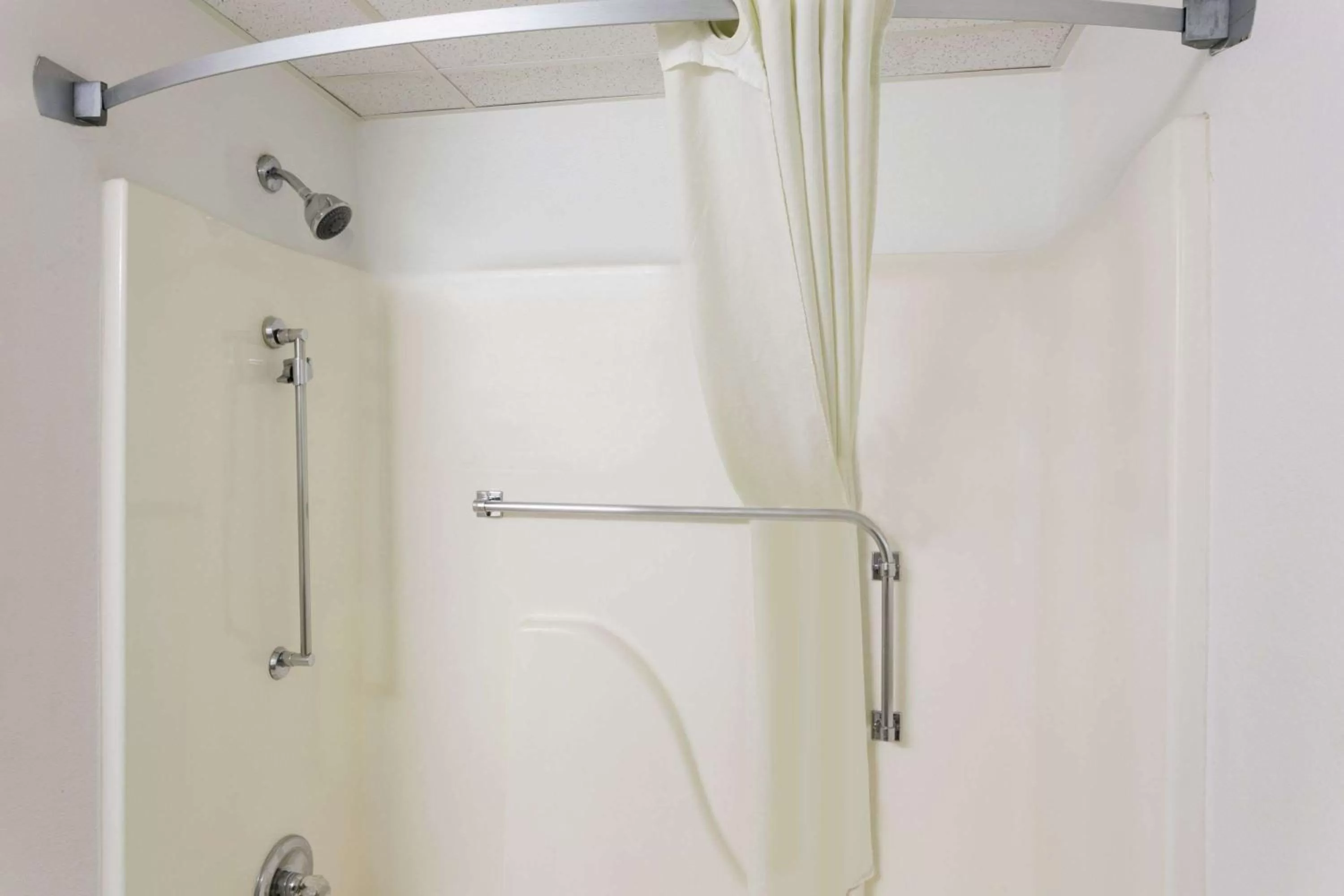 On site in Super 8 by Wyndham Park City/North Wichita Area