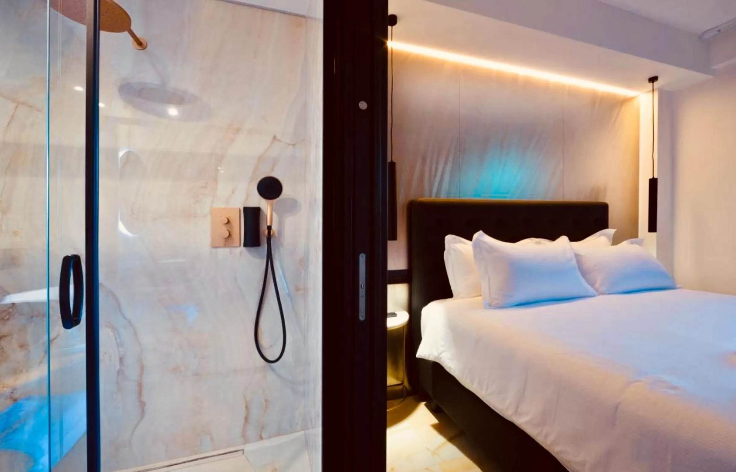 Shower, Bed in Boutique Hotel Sirmione