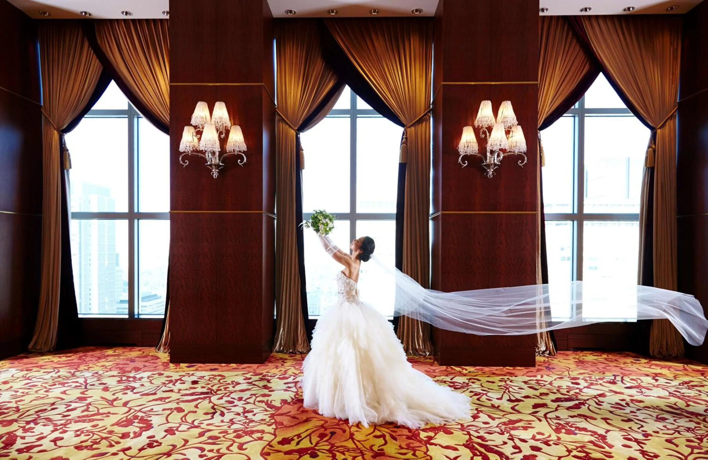 On site, Bed in Shangri-La Tokyo