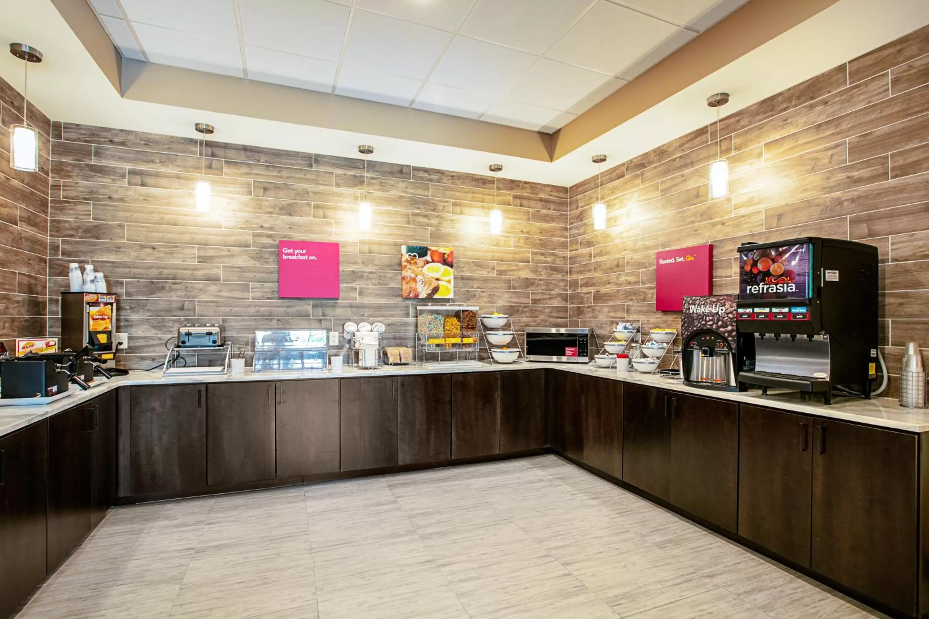 Buffet breakfast in Comfort Suites Fishkill near Interstate 84