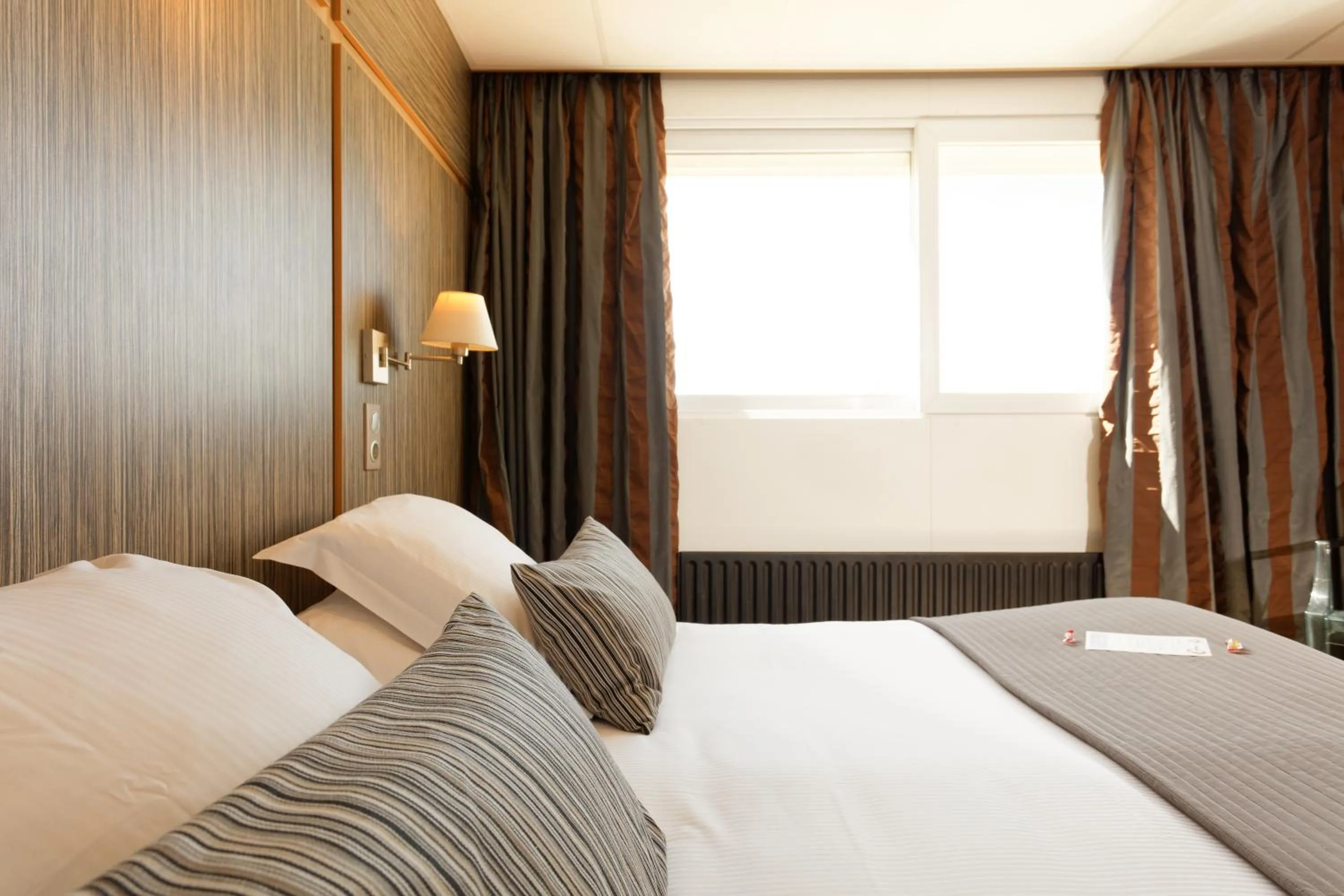 Bed in The Originals Boutique, Hôtel Neptune, Montpellier Sud