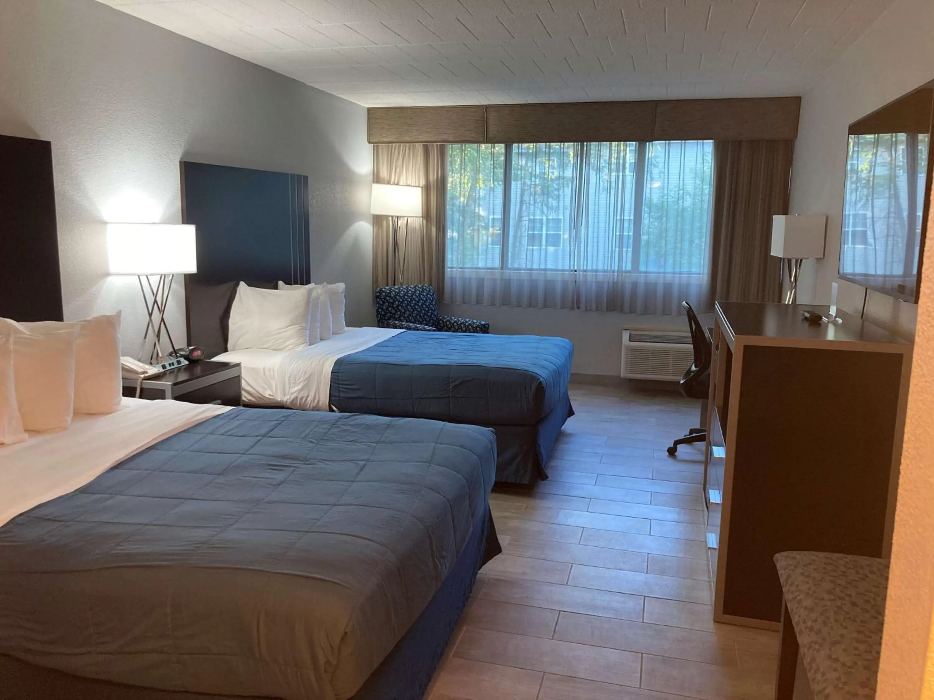 Bedroom, Bed in Best Western Plus Reading Inn & Suites