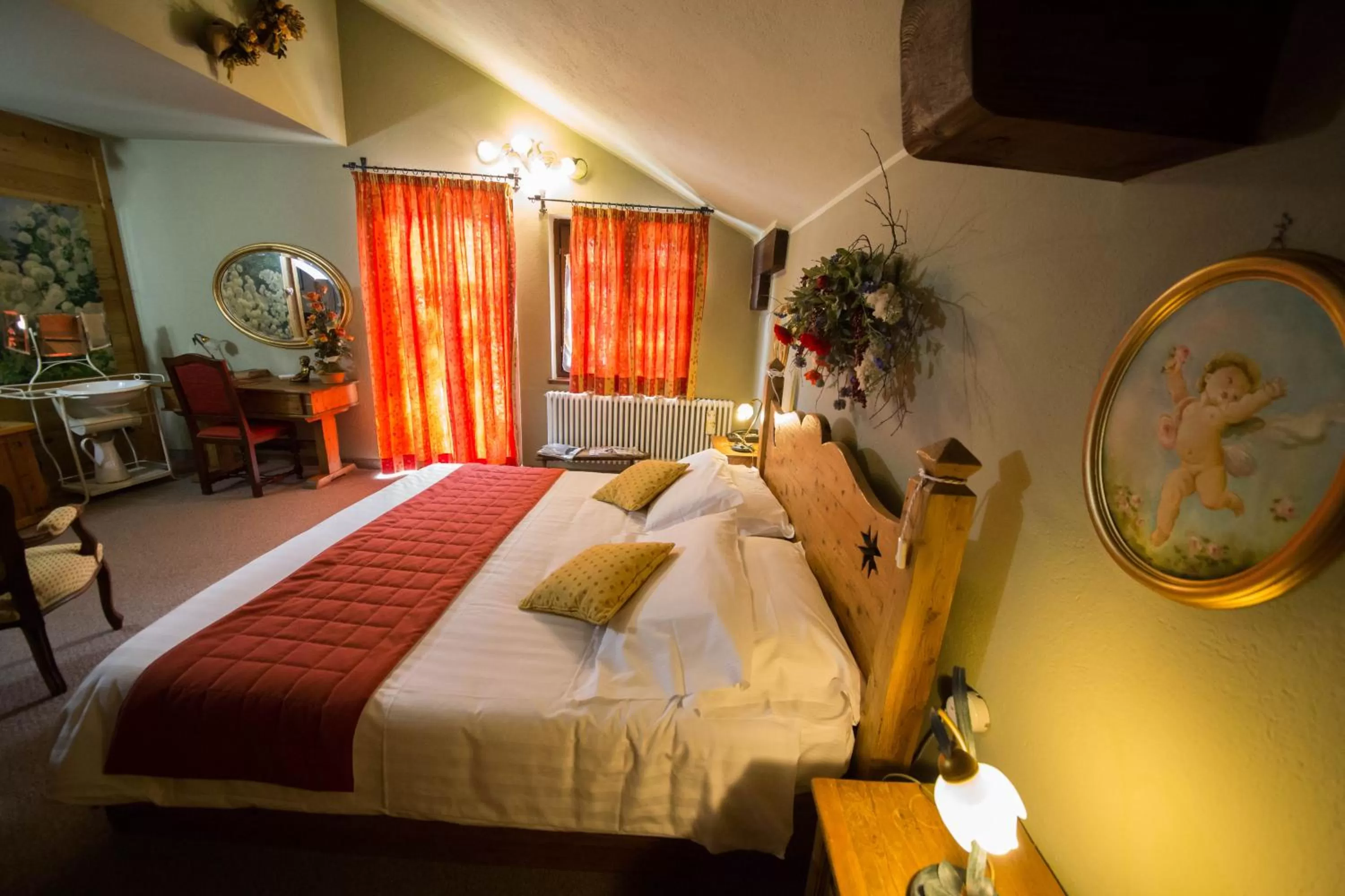 Photo of the whole room, Bed in Hotel Chalet La Meridiana