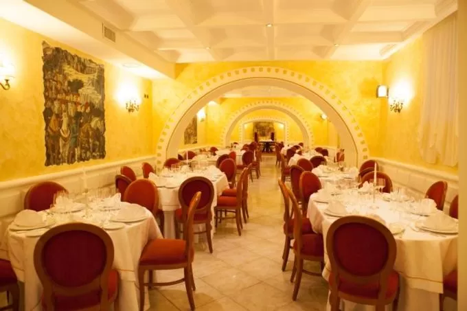 Restaurant/places to eat in Hotel Don Carlo