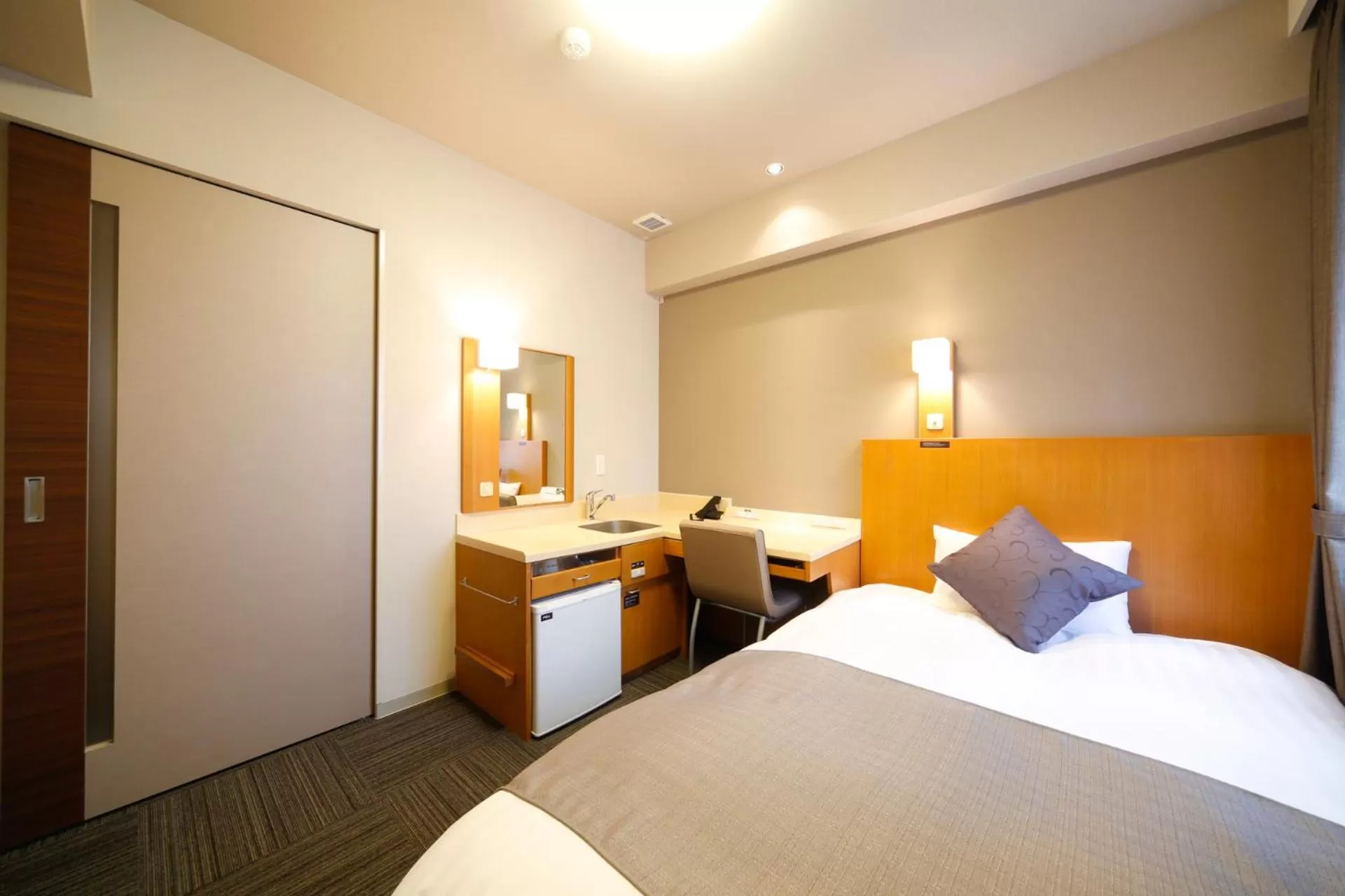 Double Room with Small Double Bed - single occupancy - No Daily Cleaning - Smoking in Dormy Inn Toyama Natural Hot Spring