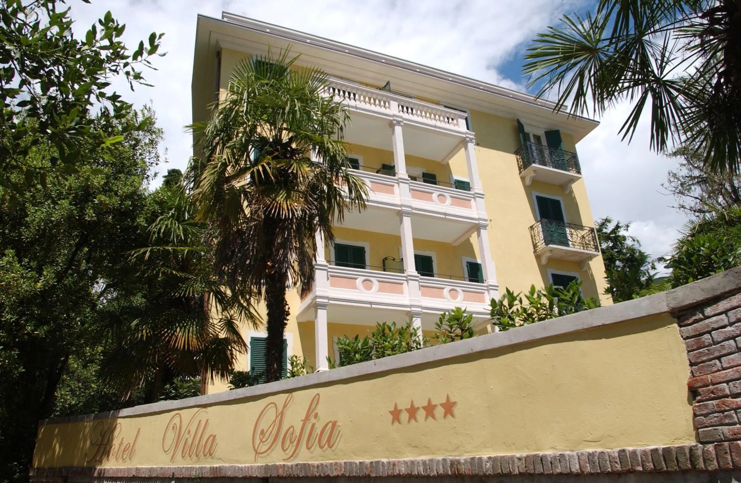 Facade/entrance in Villa Sofia Hotel
