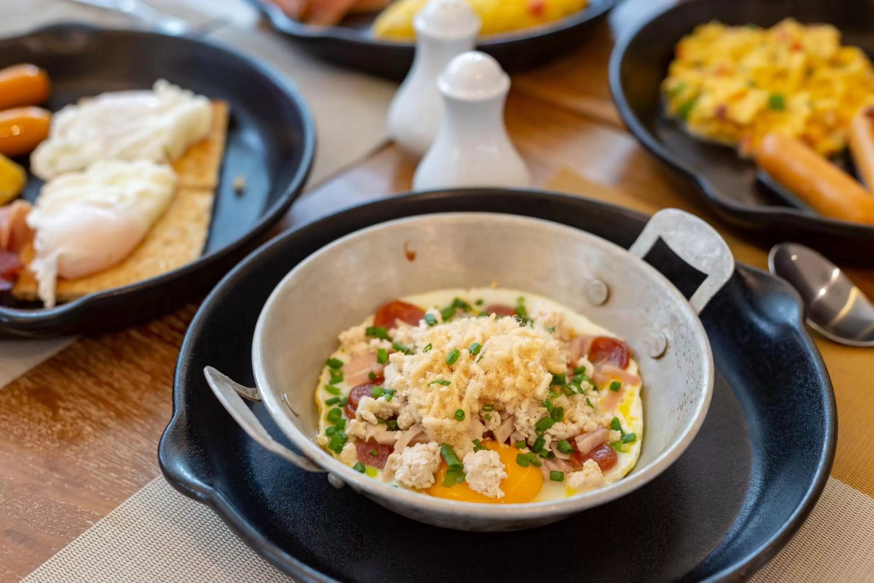 Restaurant/places to eat in Costa Village Bangsaray