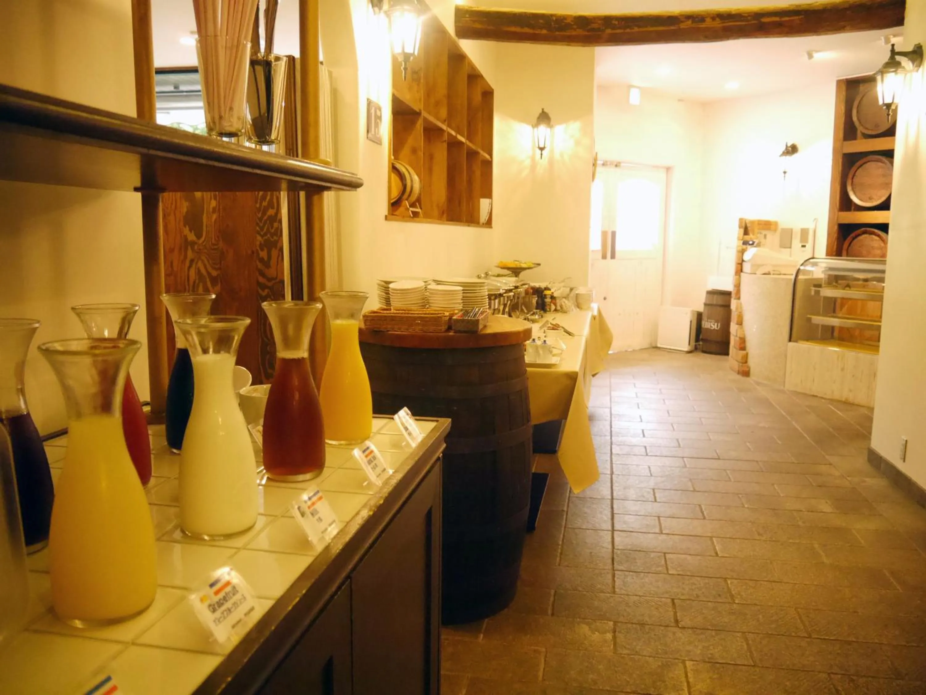 Restaurant/places to eat in HOTEL MYSTAYS Kameido