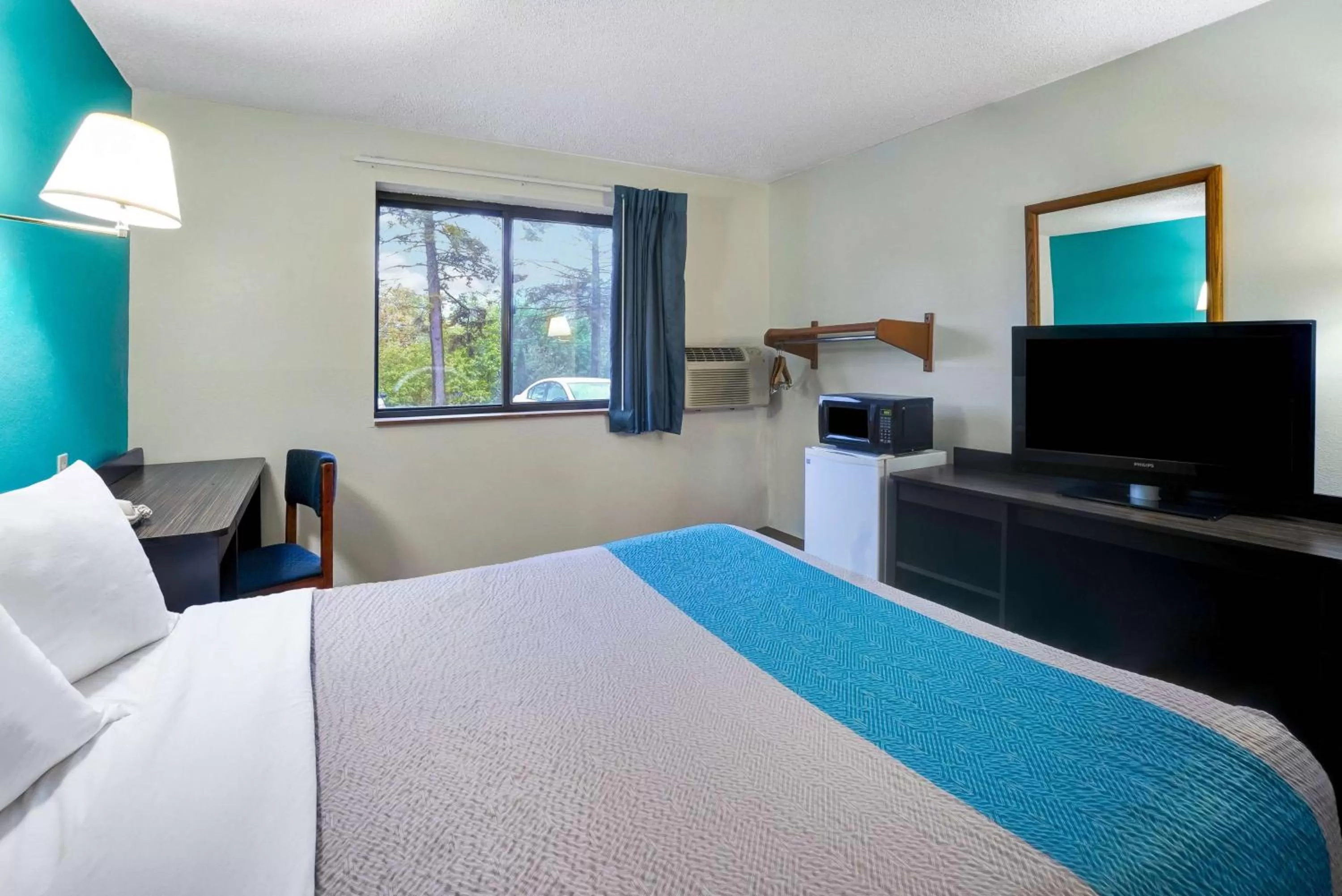 Photo of the whole room, Bed in Motel 6-Montoursville, PA - Williamsport