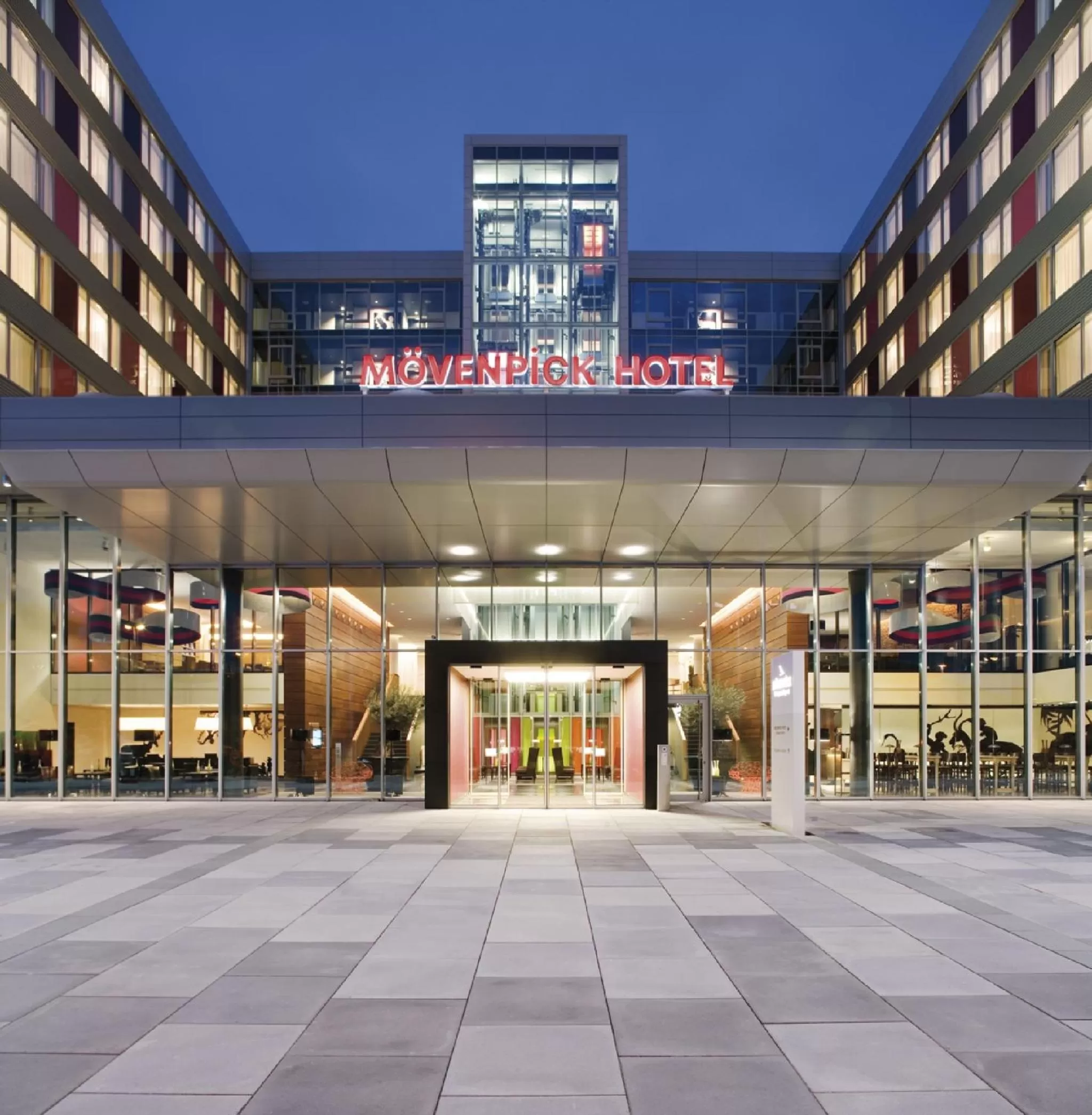 Facade/entrance in Mövenpick Hotel Stuttgart Airport