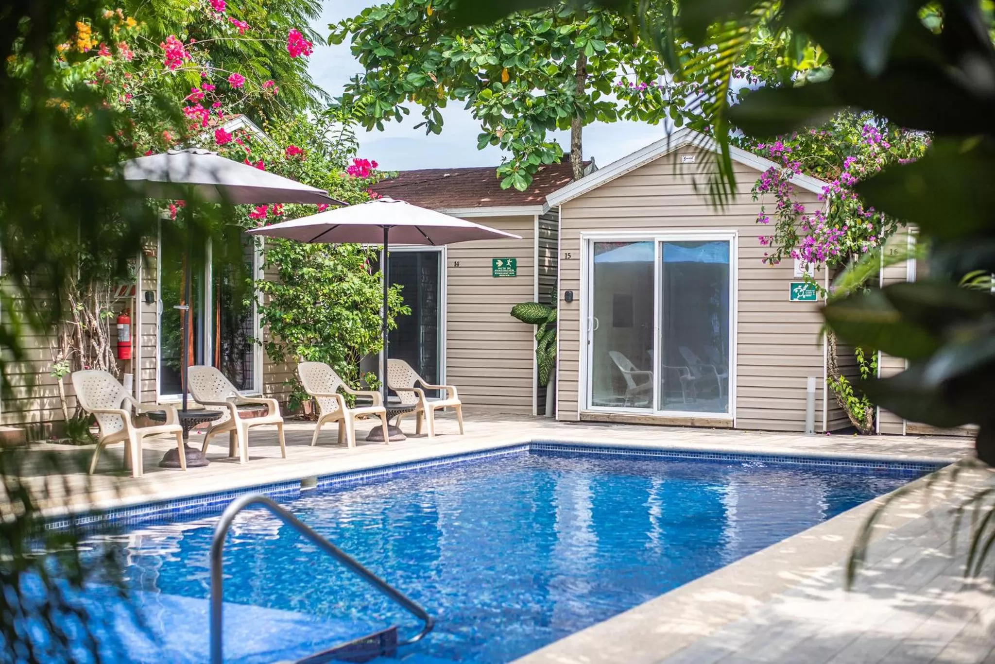 Swimming pool in Jaco Lodge Quiet Place