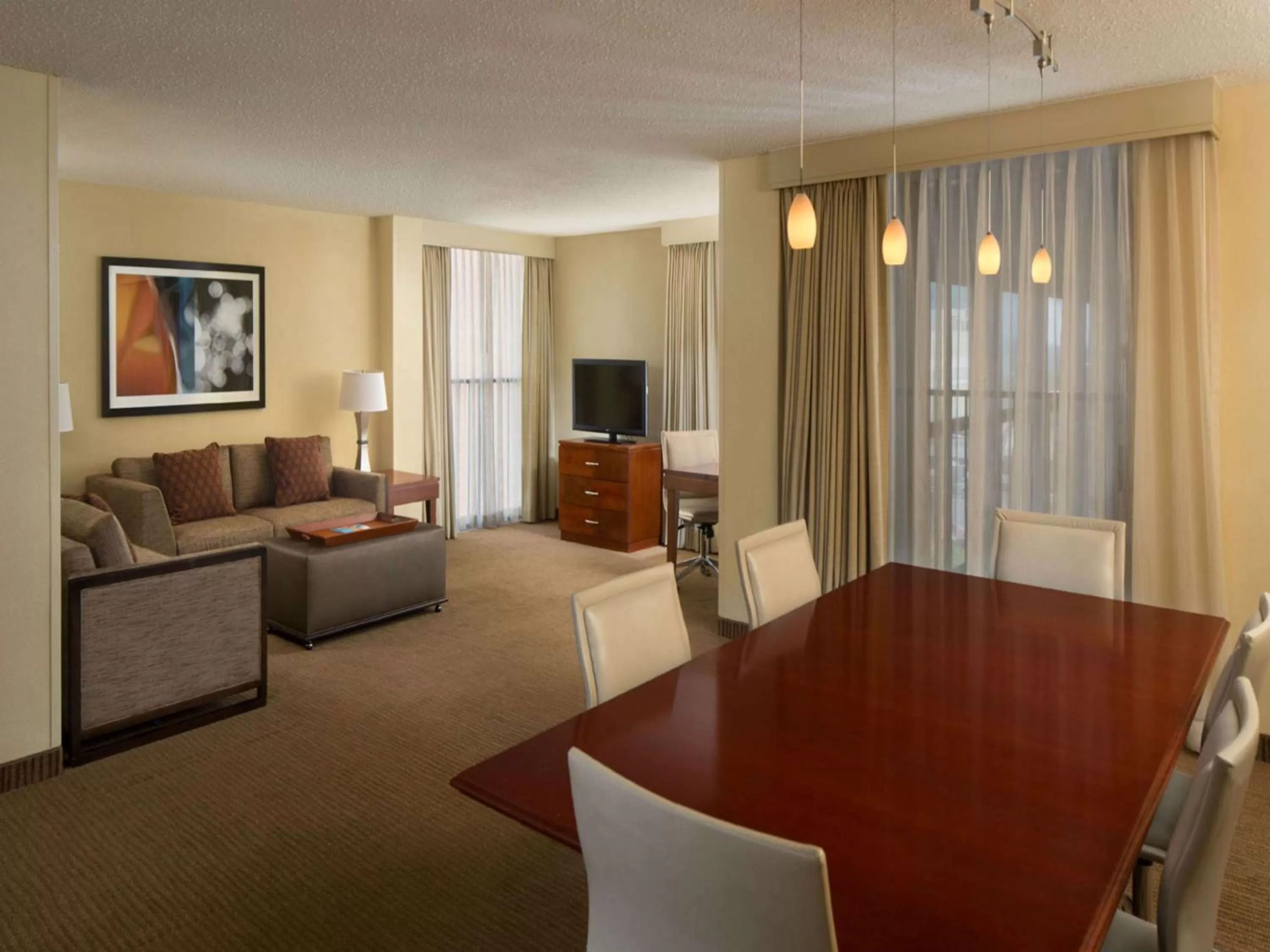 Living room in Embassy Suites Winston-Salem