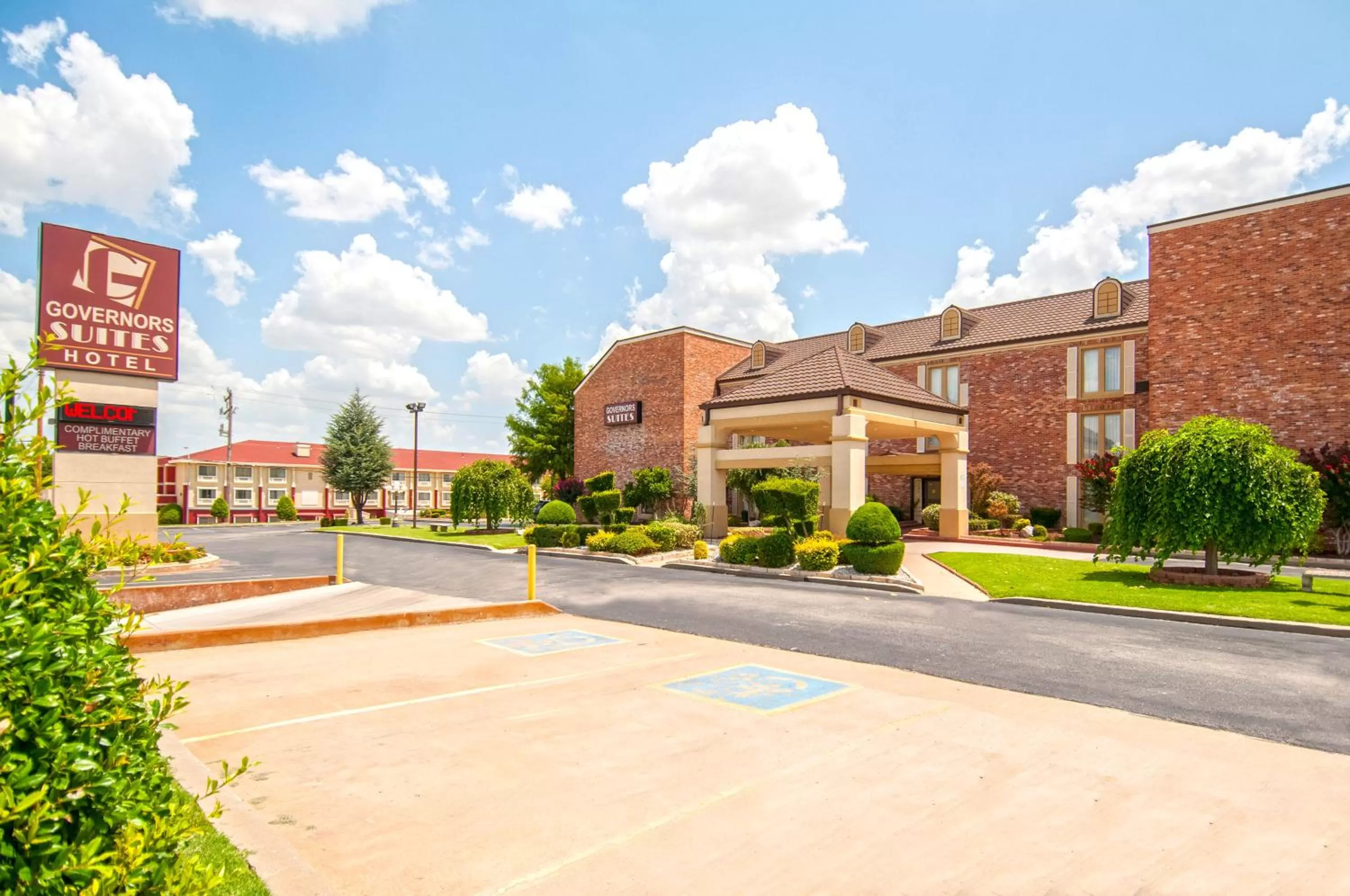 Property building in Governors Suites Hotel Oklahoma City Airport Area