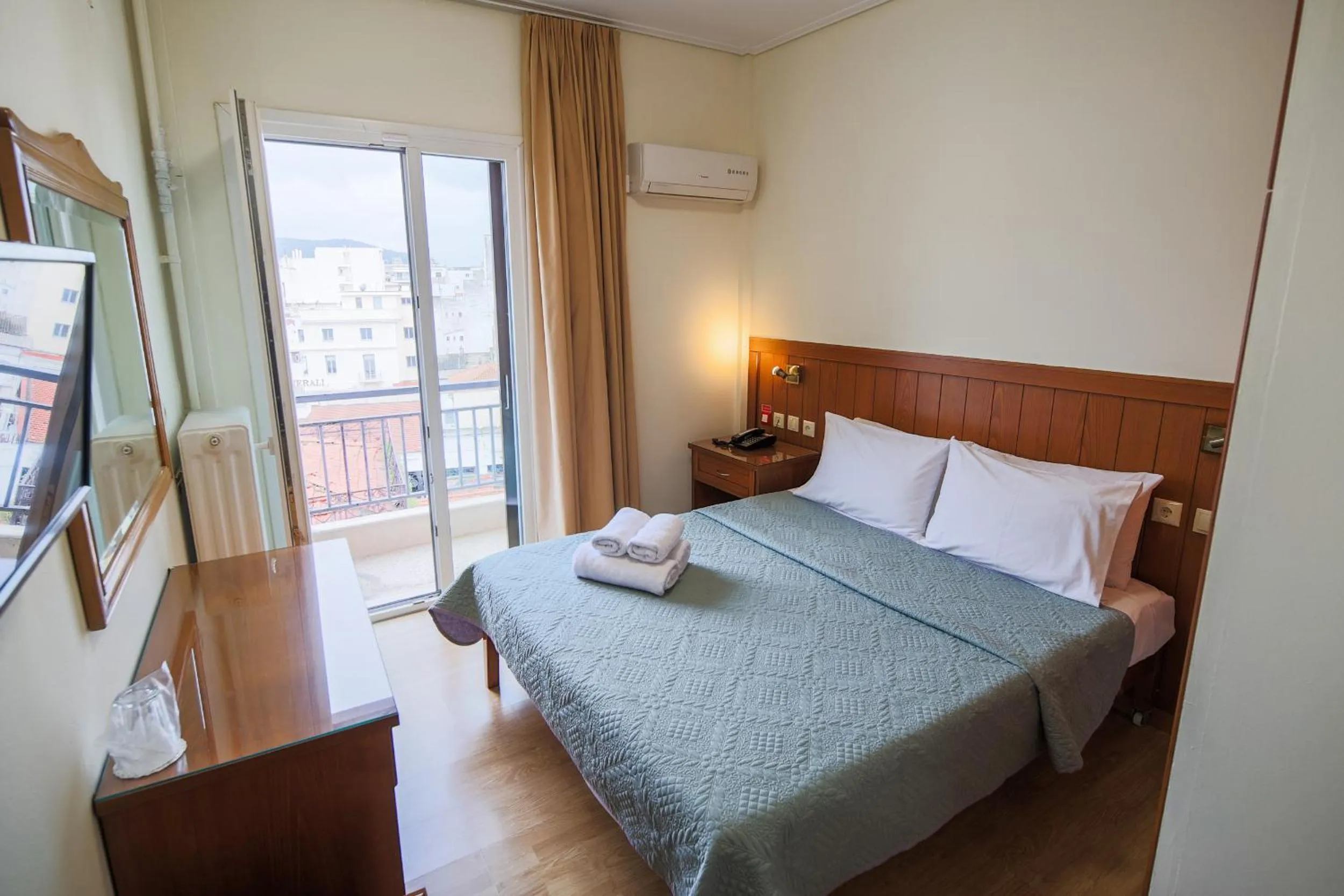 Bedroom, Bed in Hotel Philippos