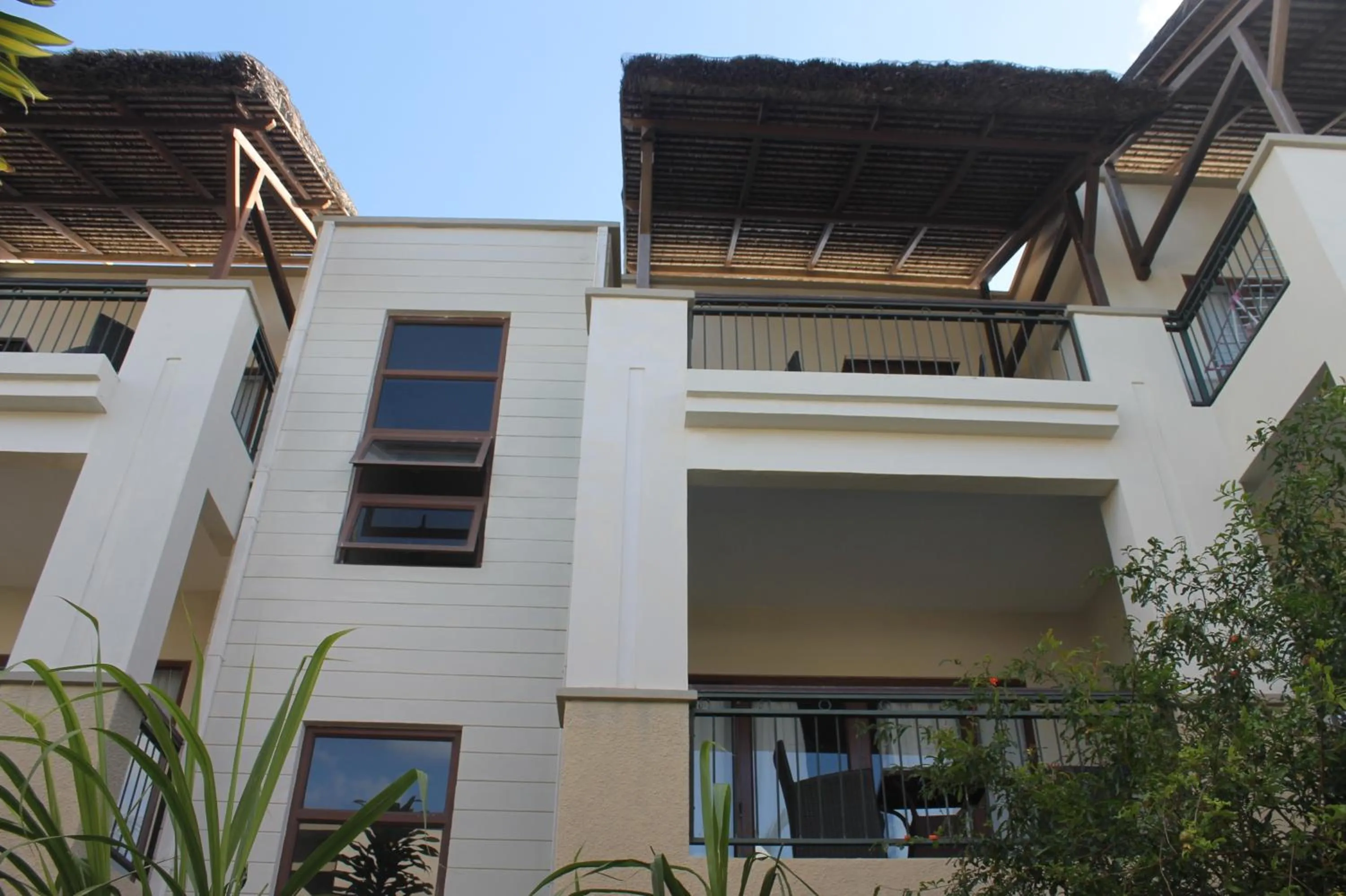 Facade/entrance in Grand Bay Suites