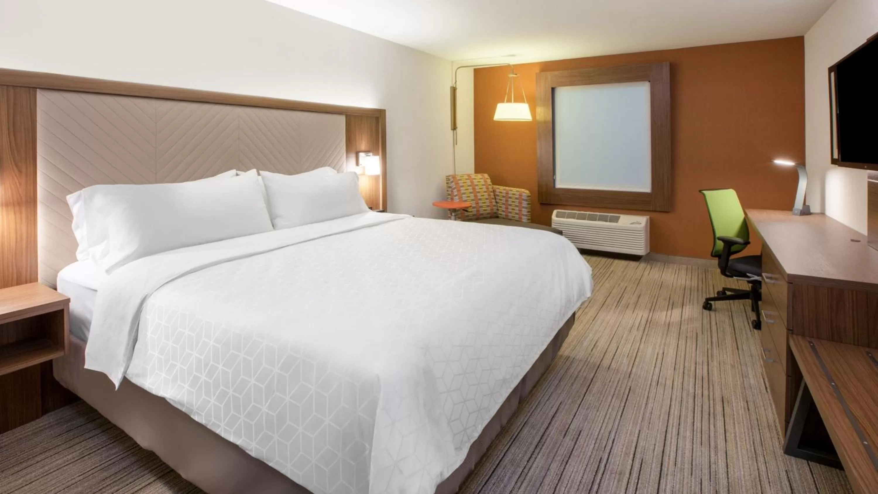 Photo of the whole room, Bed in Holiday Inn Express Greensburg by IHG