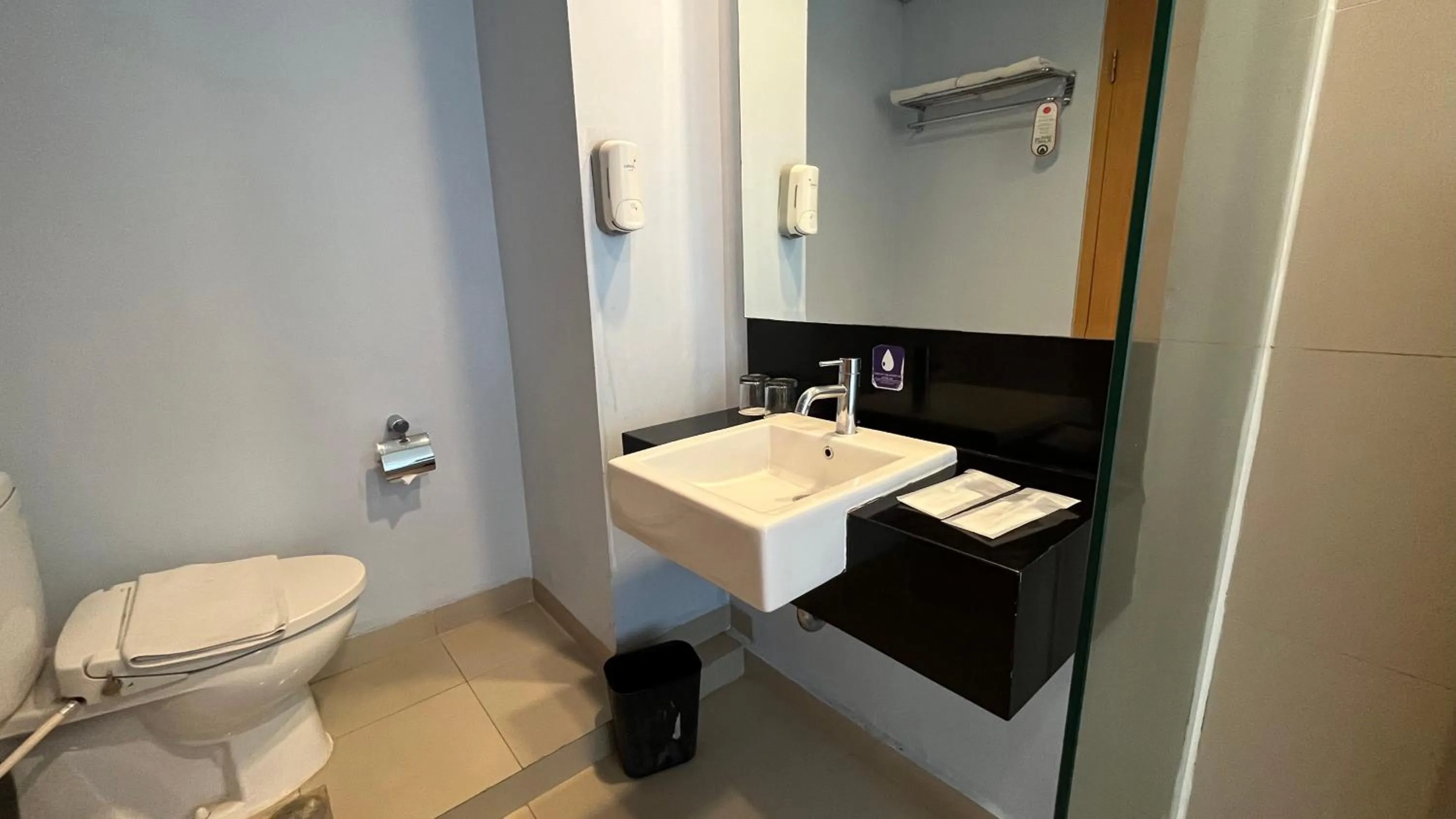 Toilet in Luminor Hotel Metro Indah Bandung - Free Breakfast - Free Exclusive Gym - Free Aesthetic Afternoon Tea or Coffee