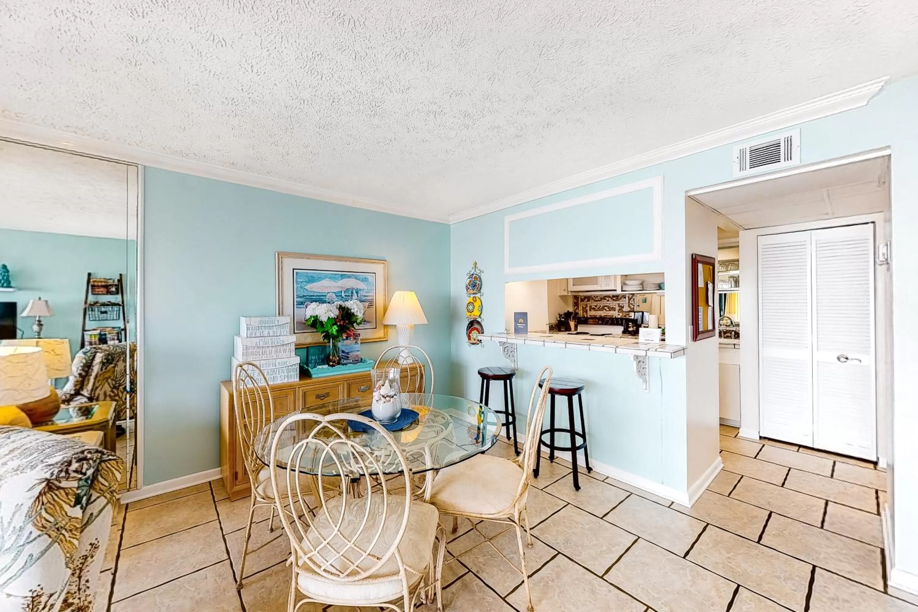 Dining Area in Gulf Gate 208
