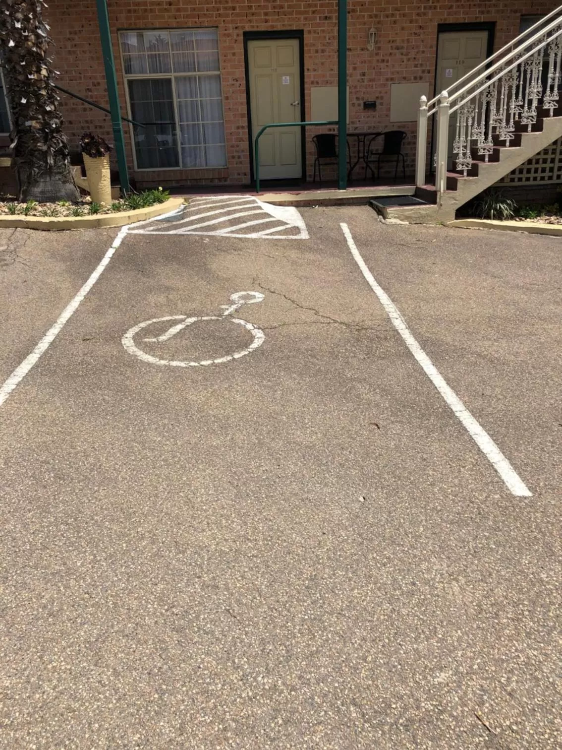 Facade/entrance in Heritage Motor Inn Goulburn