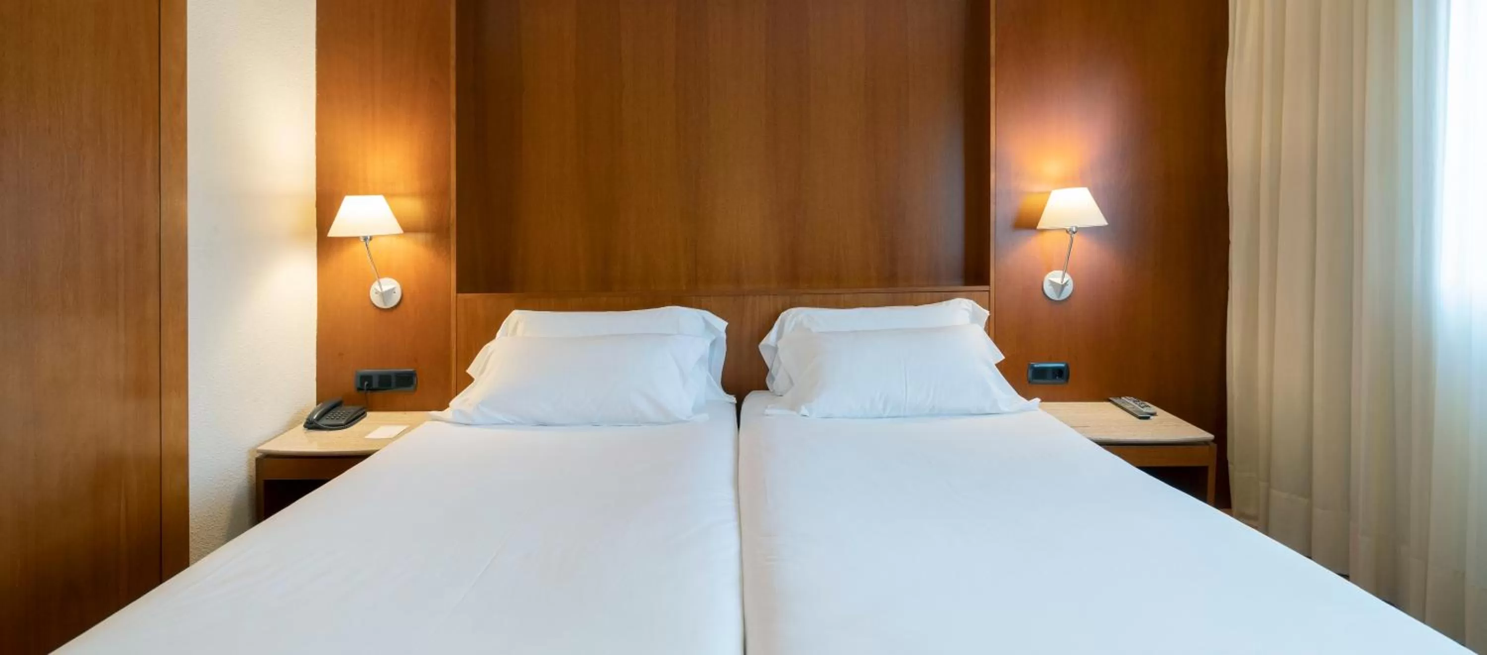 Bedroom, Bed in Berenguer IV