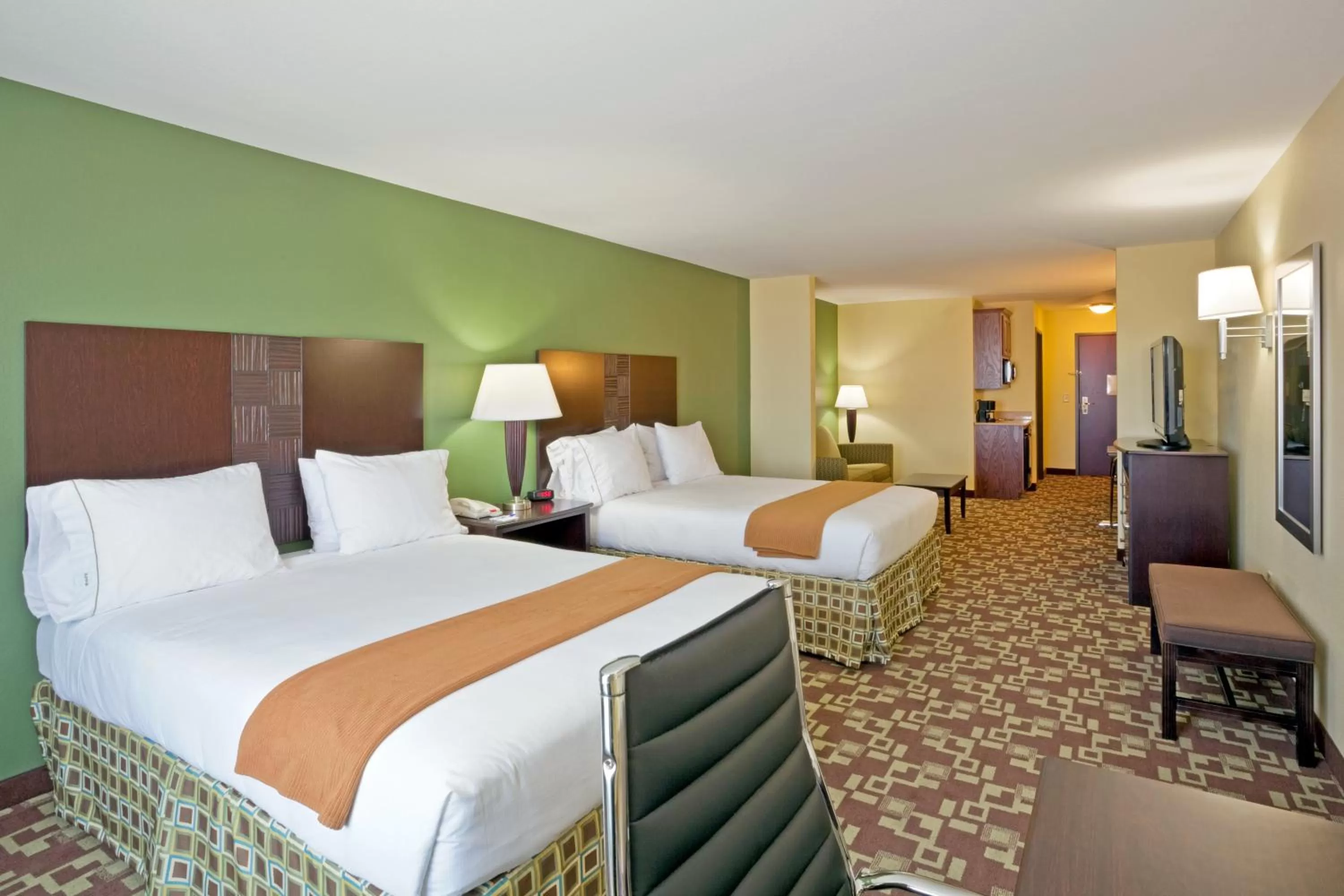 Photo of the whole room, Bed in Holiday Inn Express Hotel & Suites Dumas by IHG
