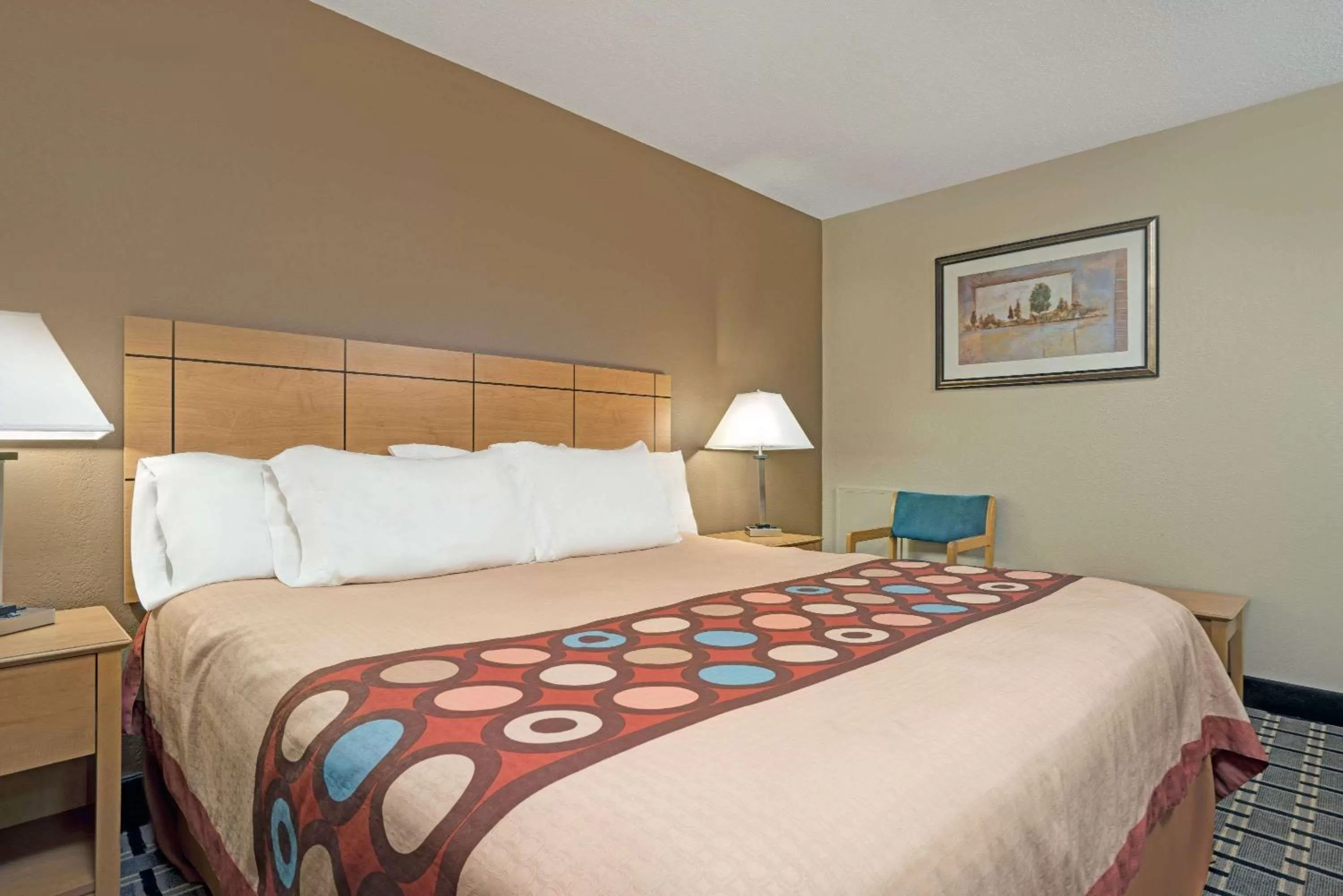 Photo of the whole room, Bed in Super 8 by Wyndham Melrose