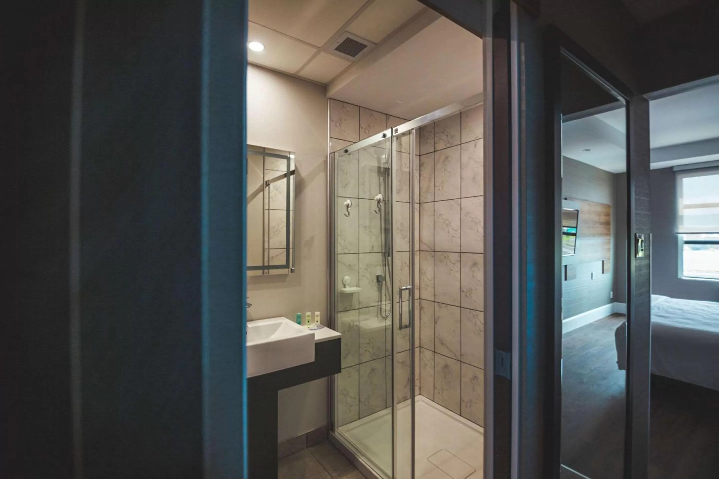 Bathroom in Quality Hotel & Conference Centre