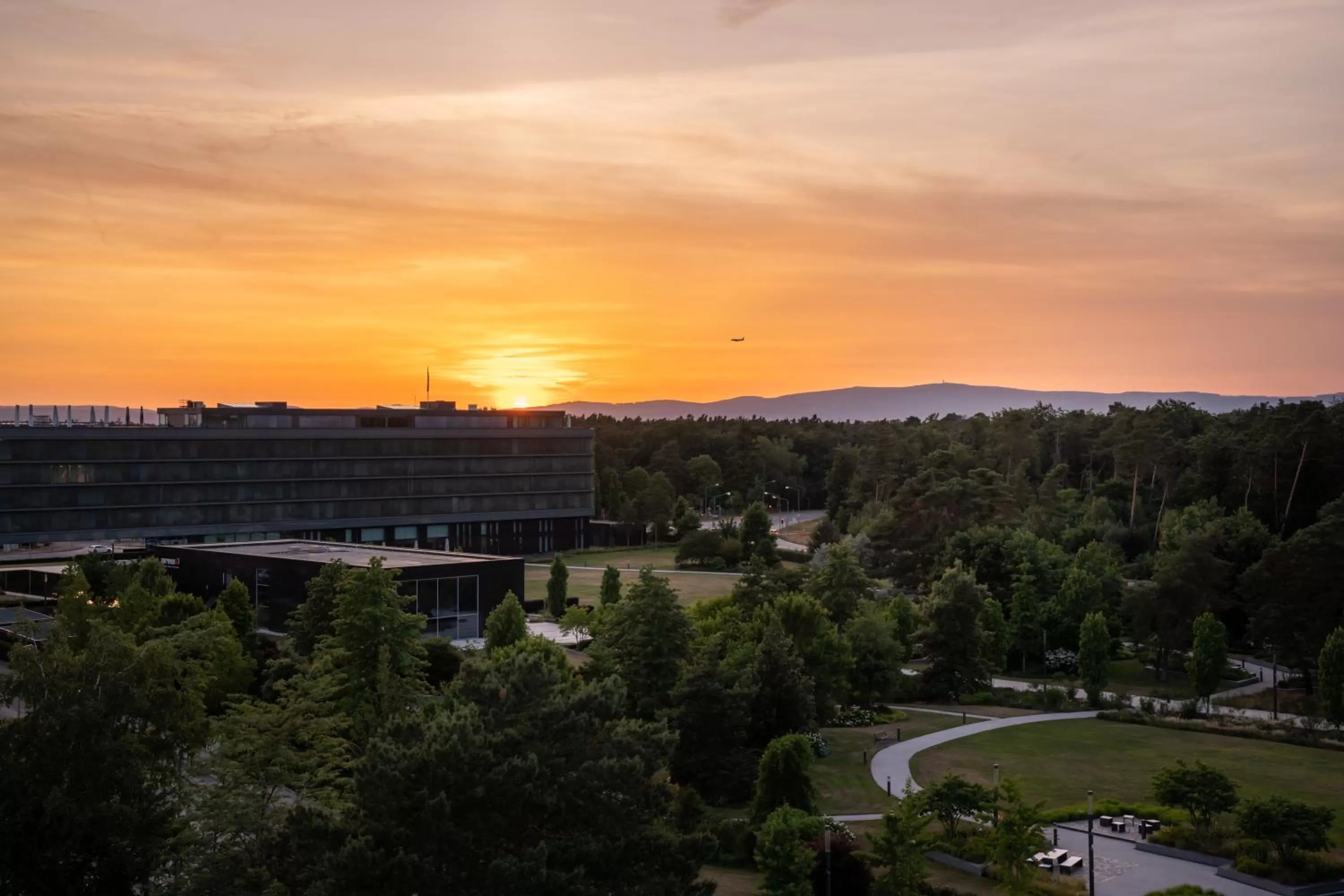 Sunset in DIWOTEL by Trip Inn Frankfurt Airport Dreieich