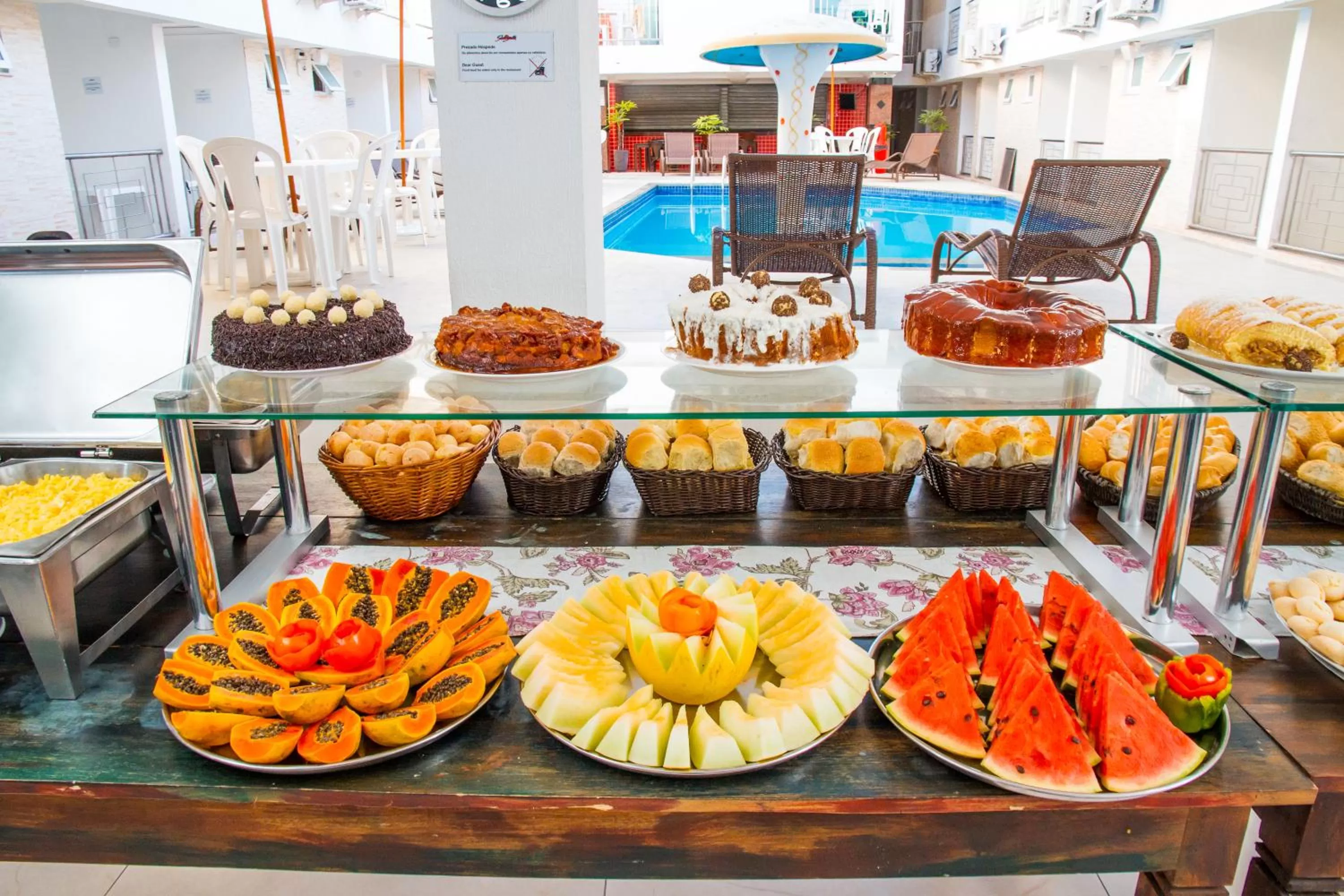 Breakfast in Shangrilá - Rede Soberano