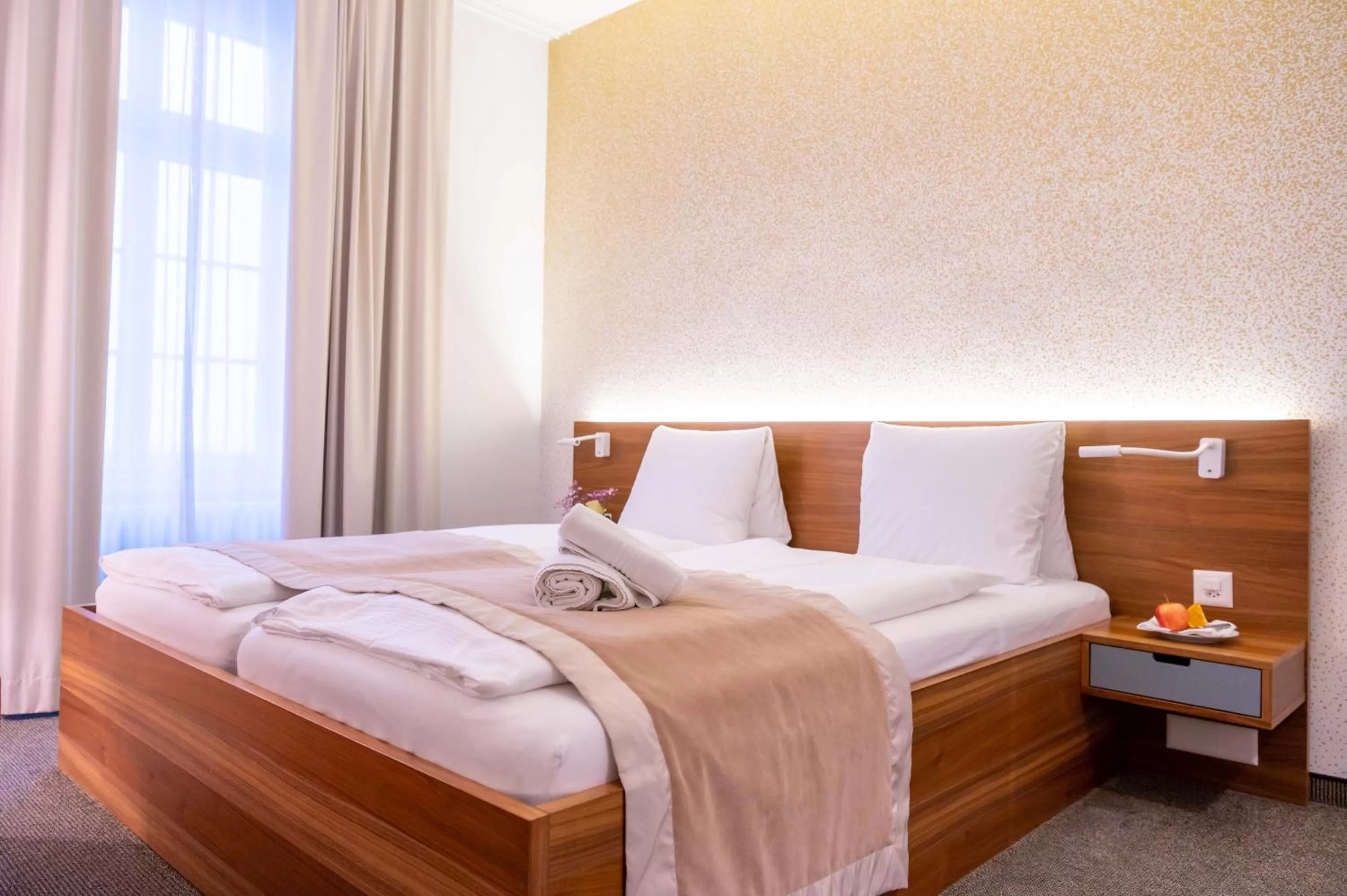 Bed in Hotel Engel am Bahnhof