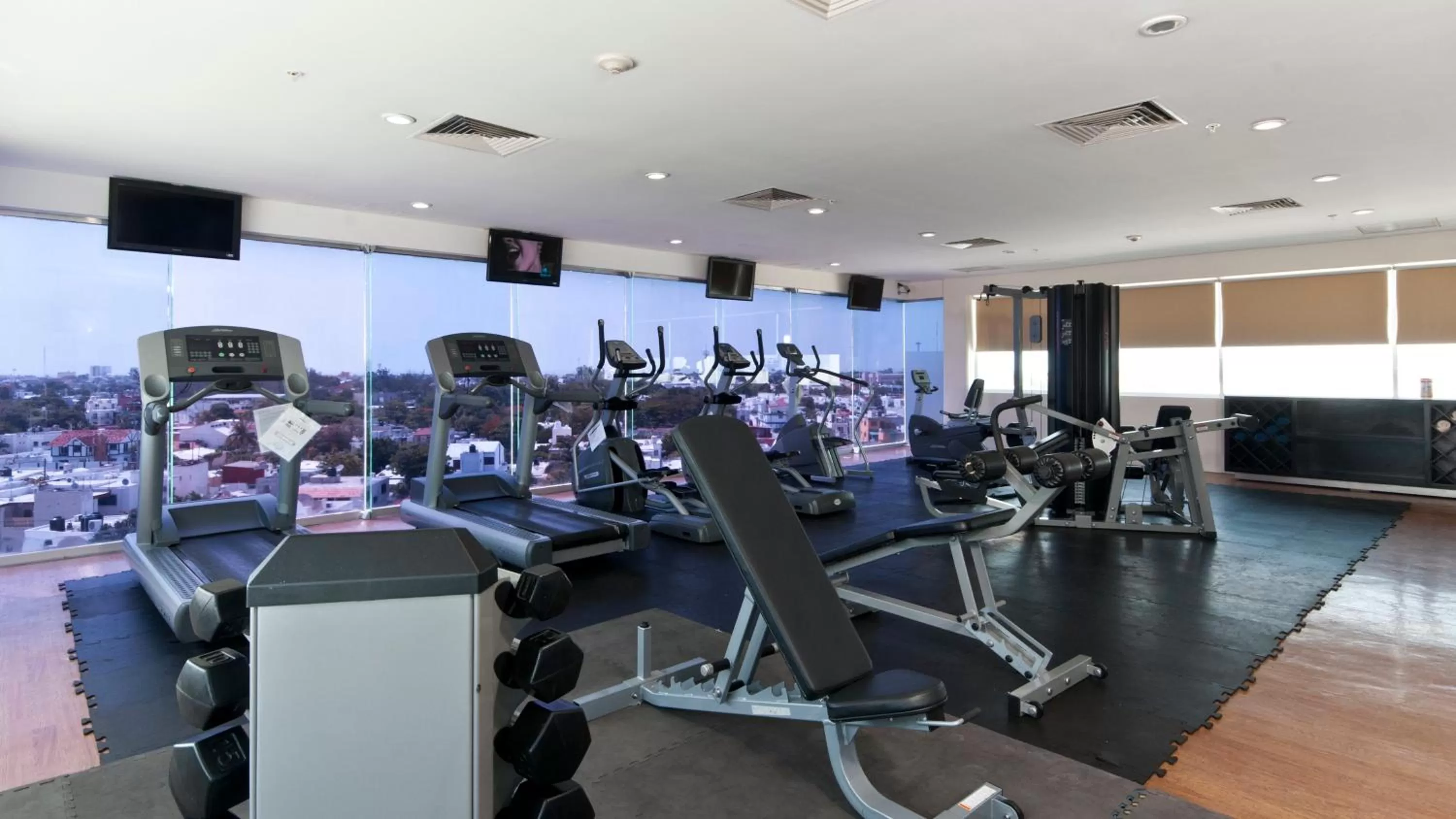 Fitness centre/facilities in Holiday Inn Express Ciudad Del Carmen by IHG