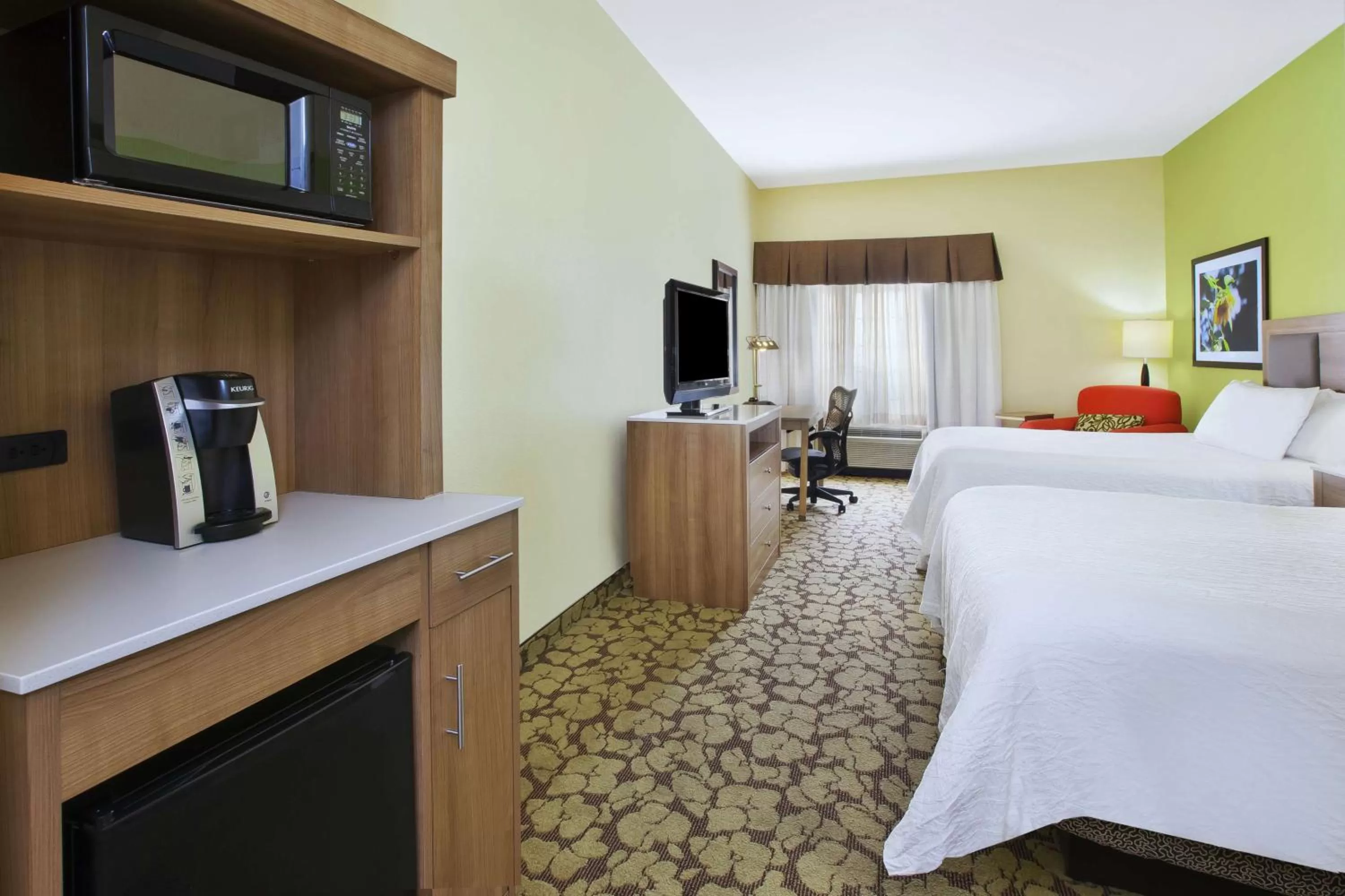 Bedroom, Bed in Hilton Garden Inn Wichita