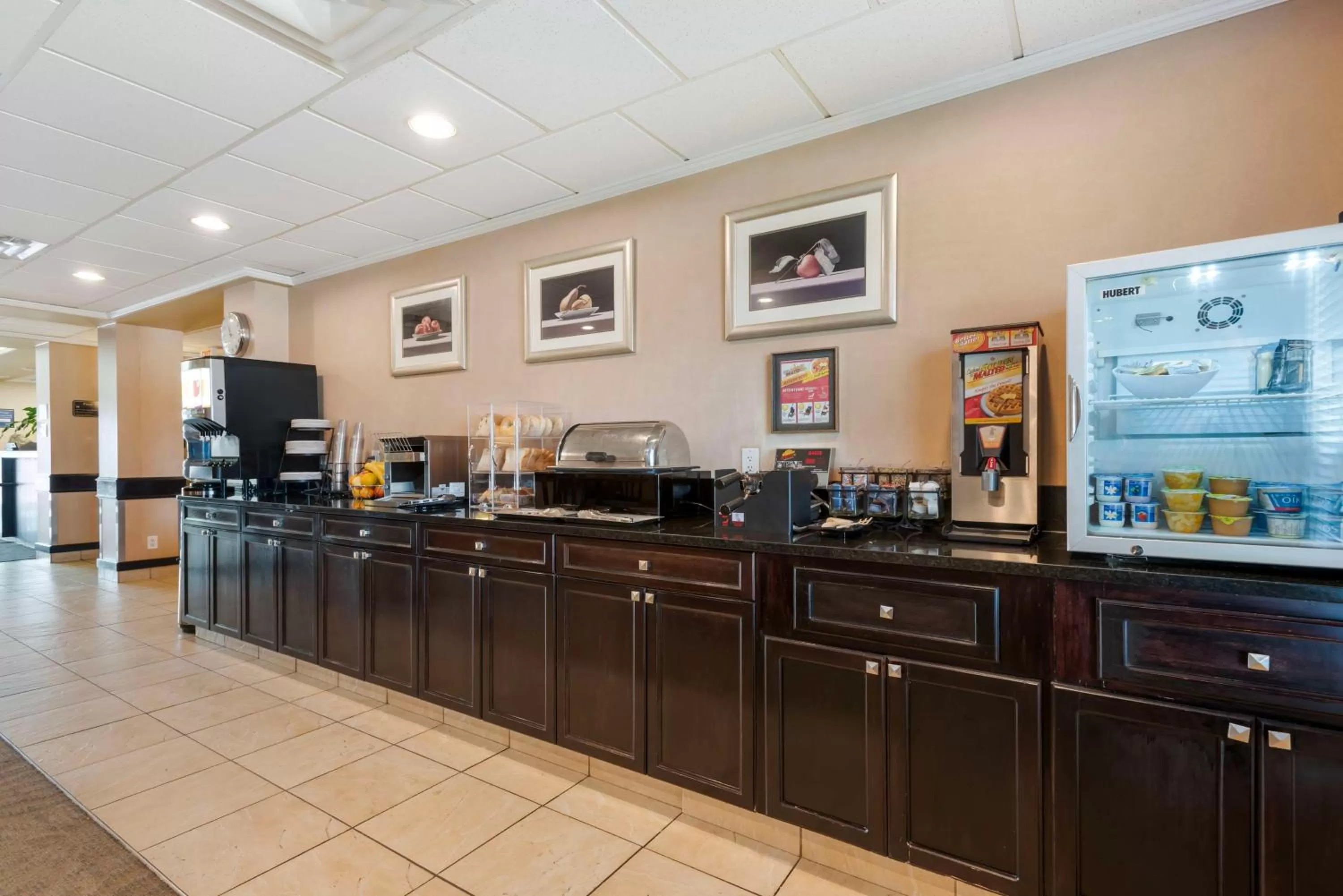 Breakfast in Best Western Rocky Mountain House Inn & Suites