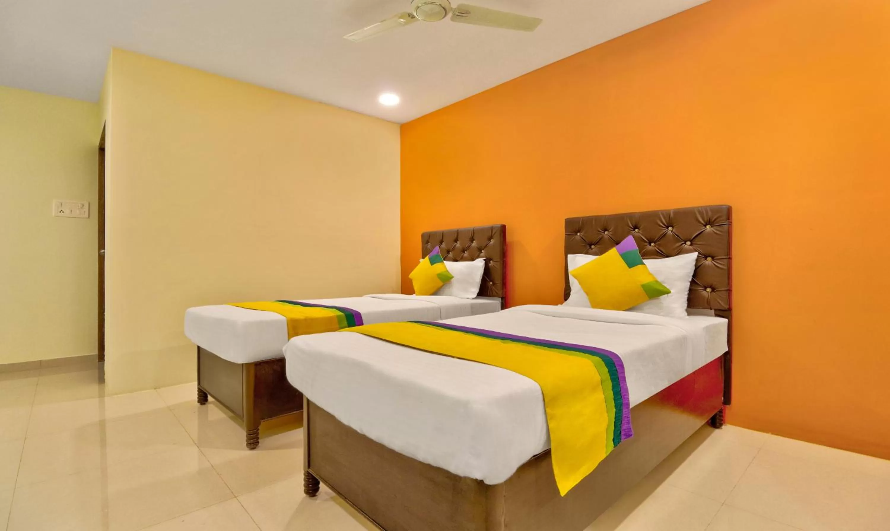 Bedroom, Bed in Itsy Hotels Carnival Inn