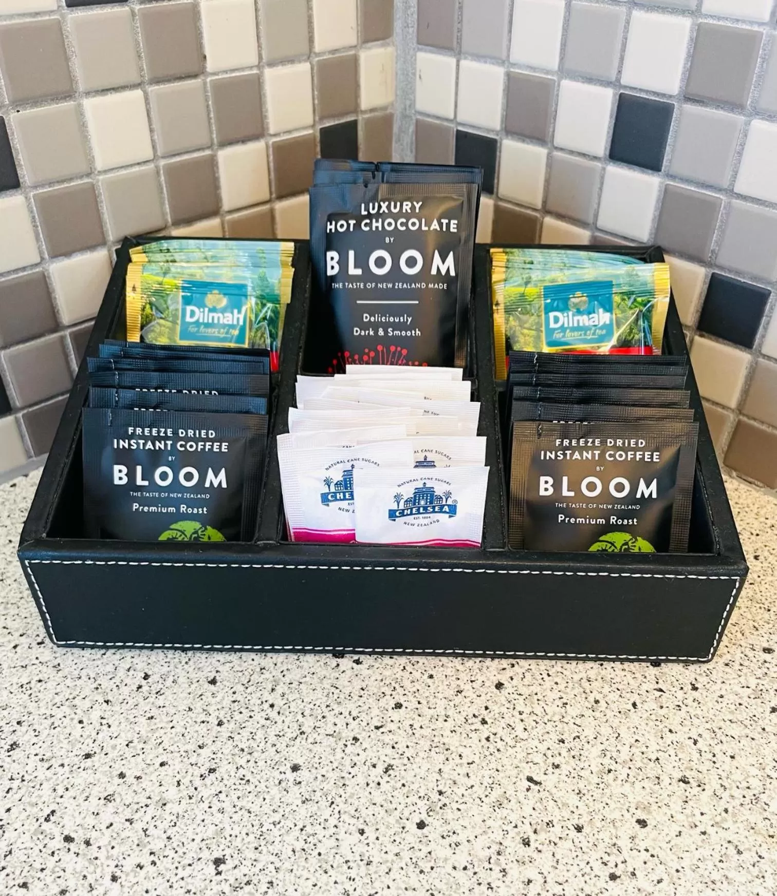 Two-Bedroom Apartment with 2 Queen Beds in 298 Westside Motor Lodge