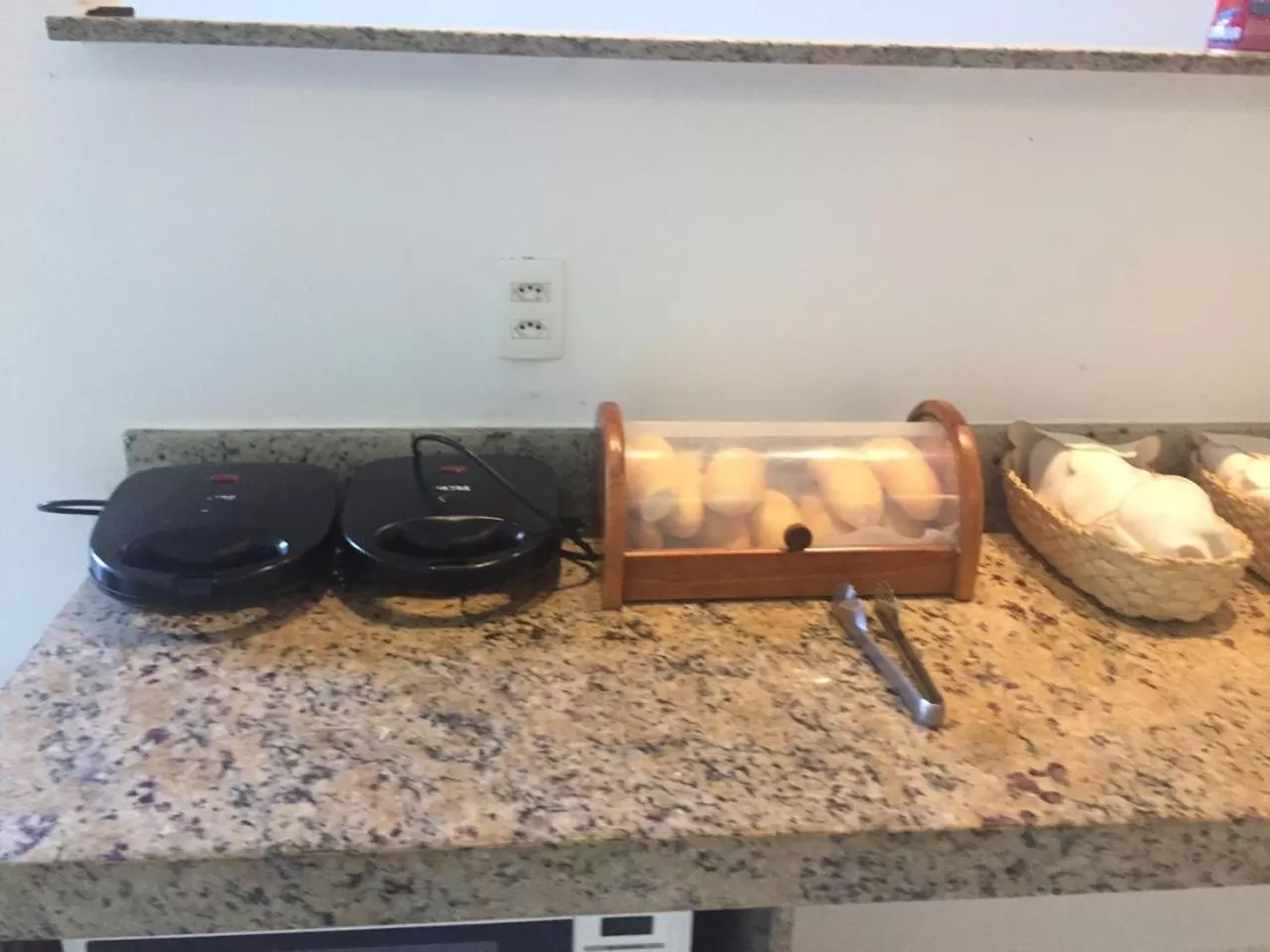 Breakfast in Praia da Ferradurinha Guest House