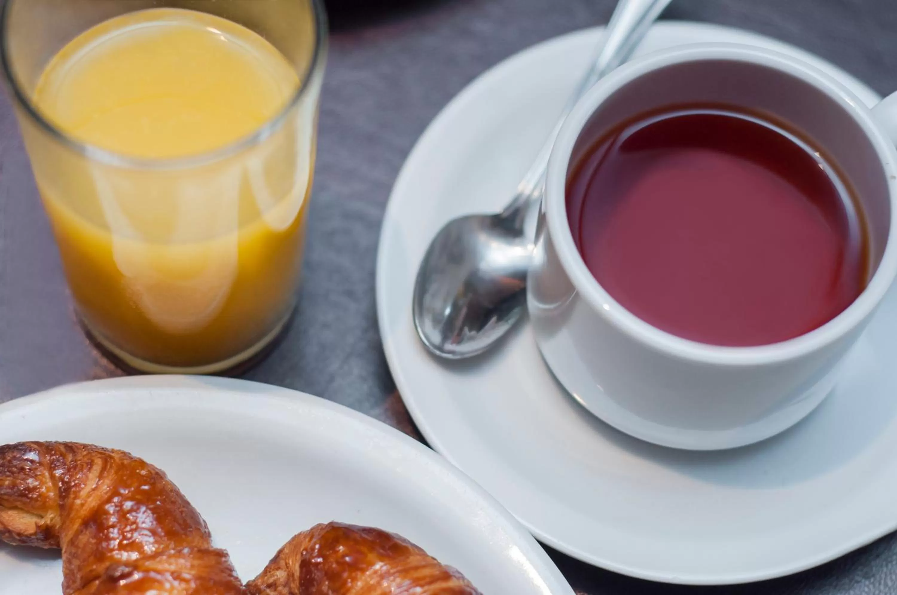 Buffet breakfast in Panoramic Grand - Iguazú