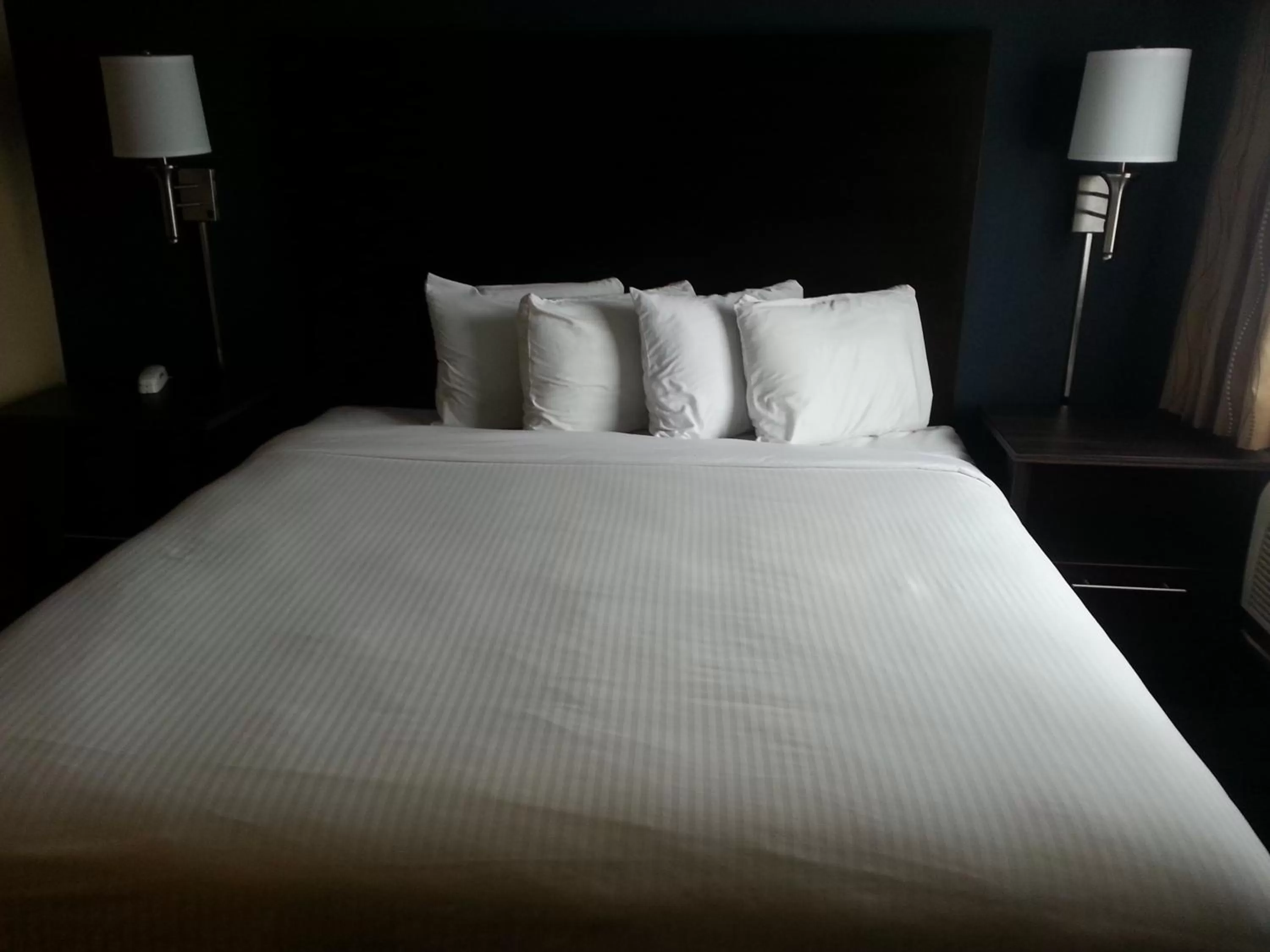 King Room - Non-Smoking in Motel One