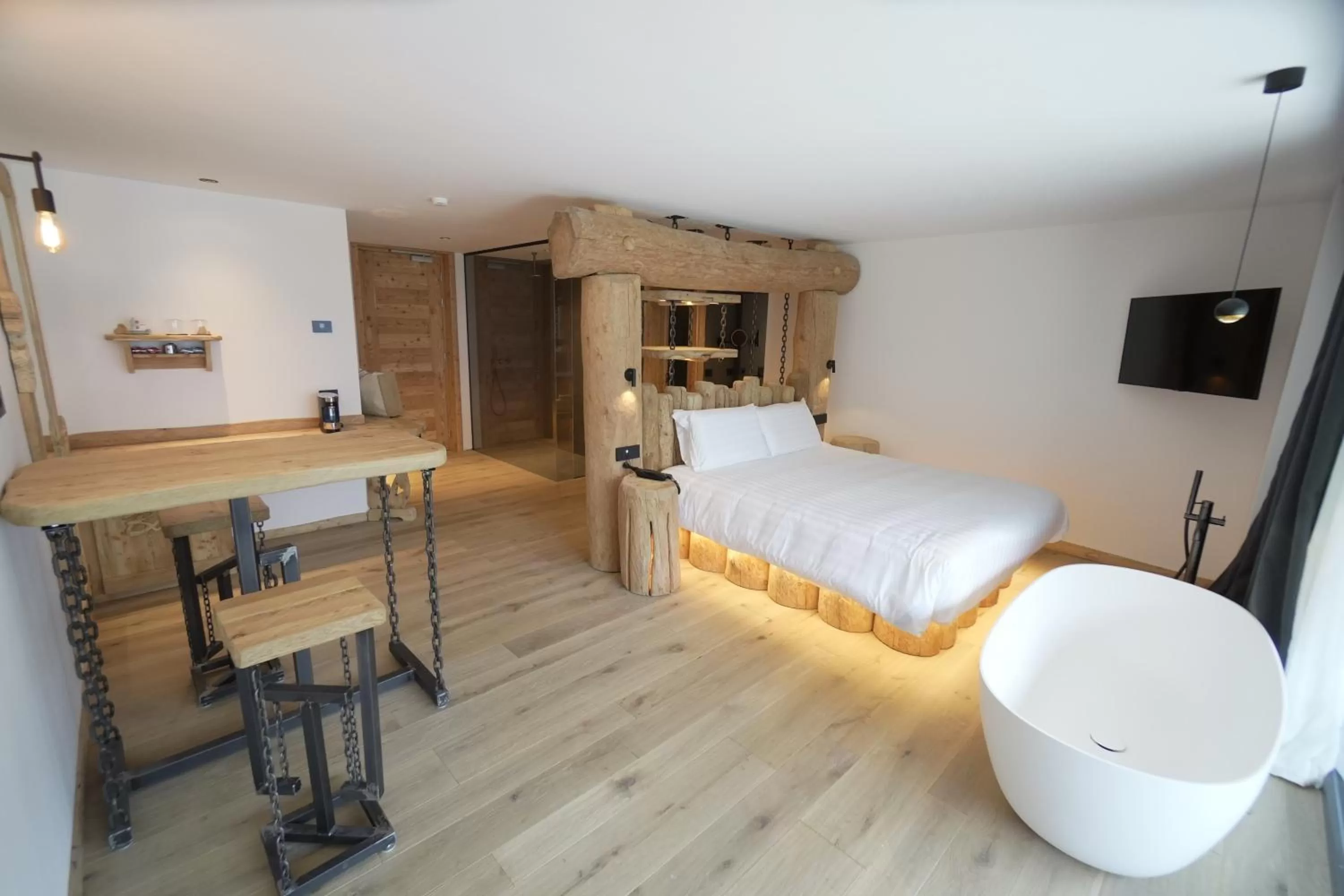 King Room with Pool View in Hotel Chalet Al Foss - Adults Only