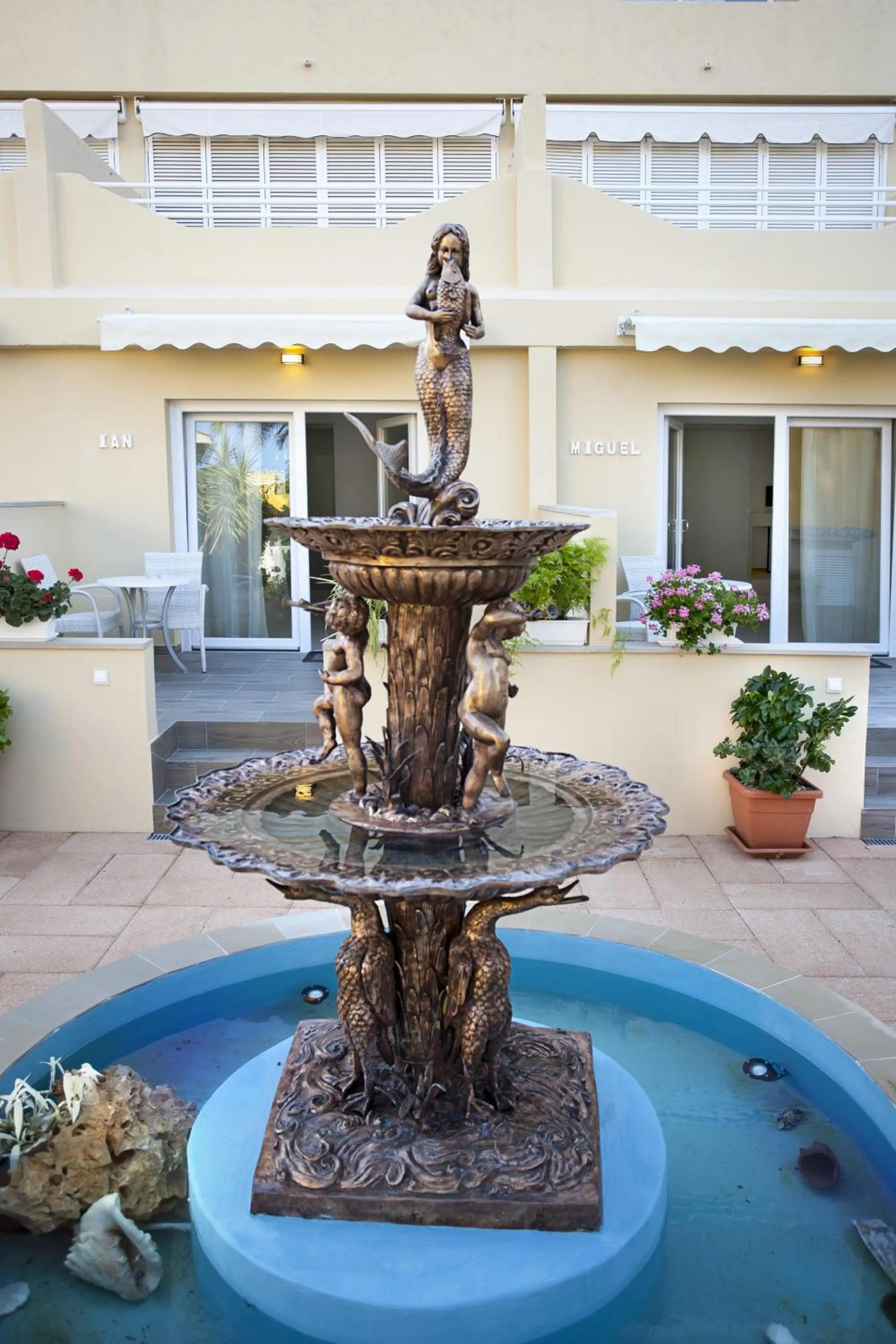 Day in Hotel Cupidor