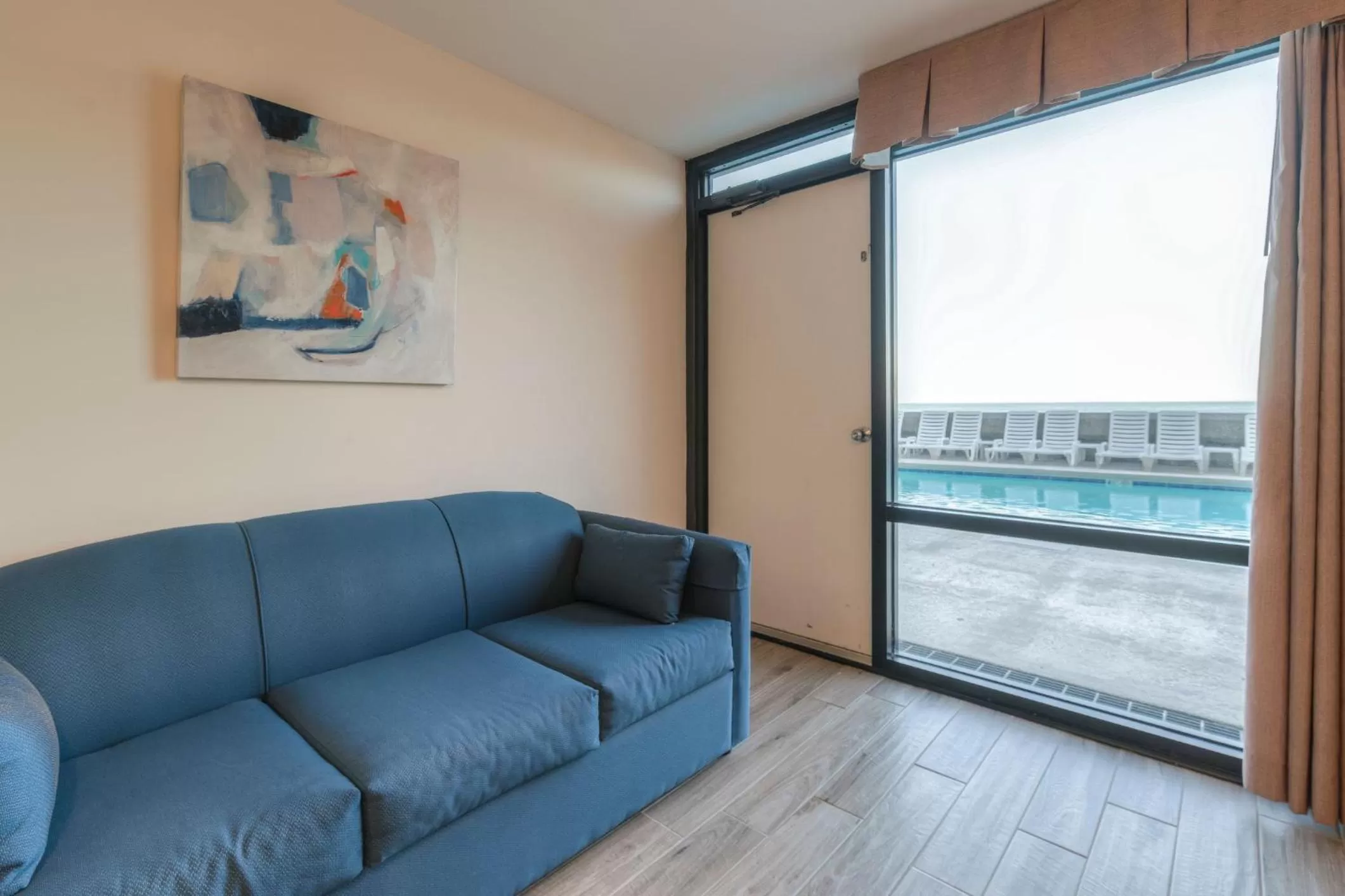 Seating Area in Kingfisher Inn