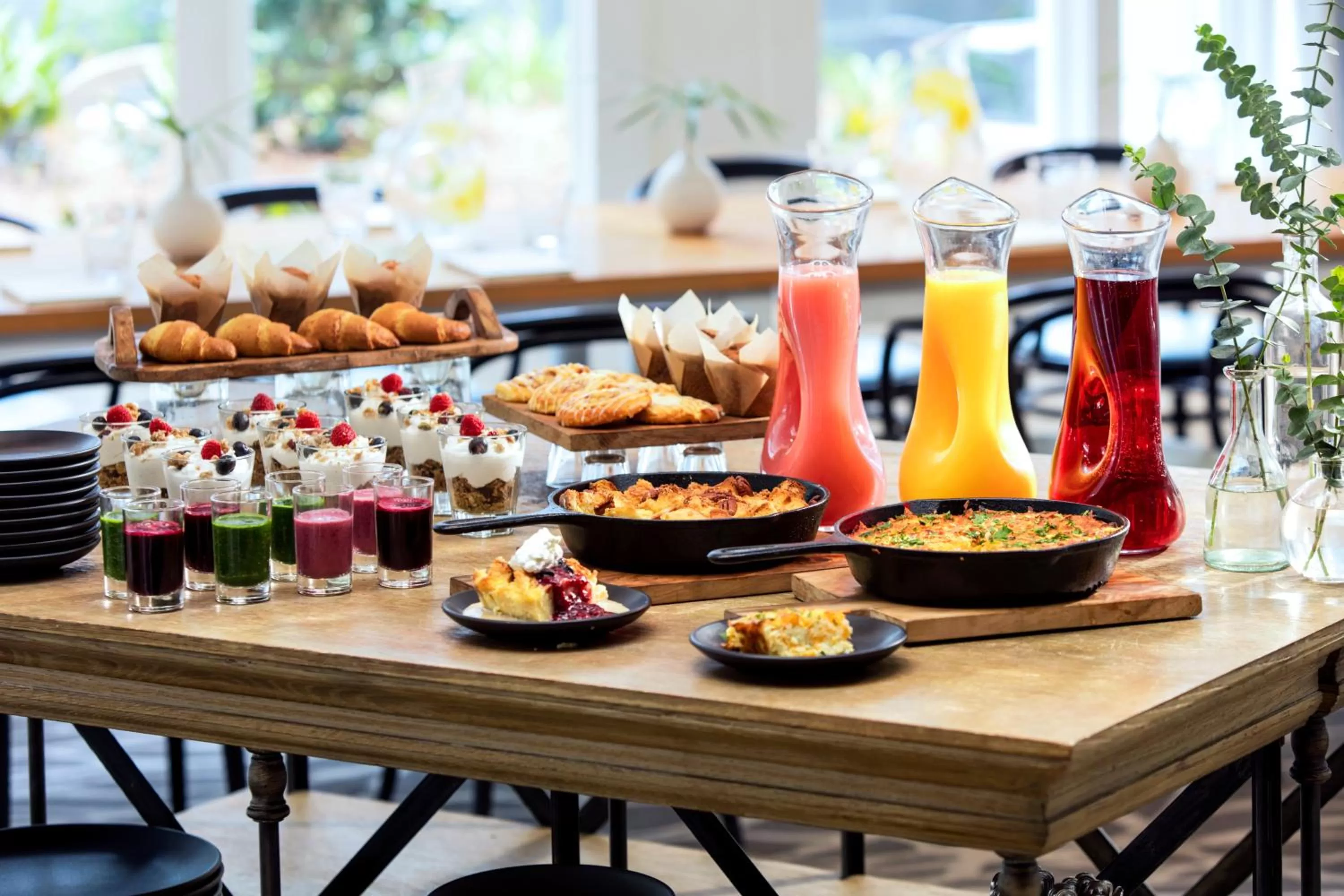 Meeting/conference room in Kimpton Brice Hotel by IHG