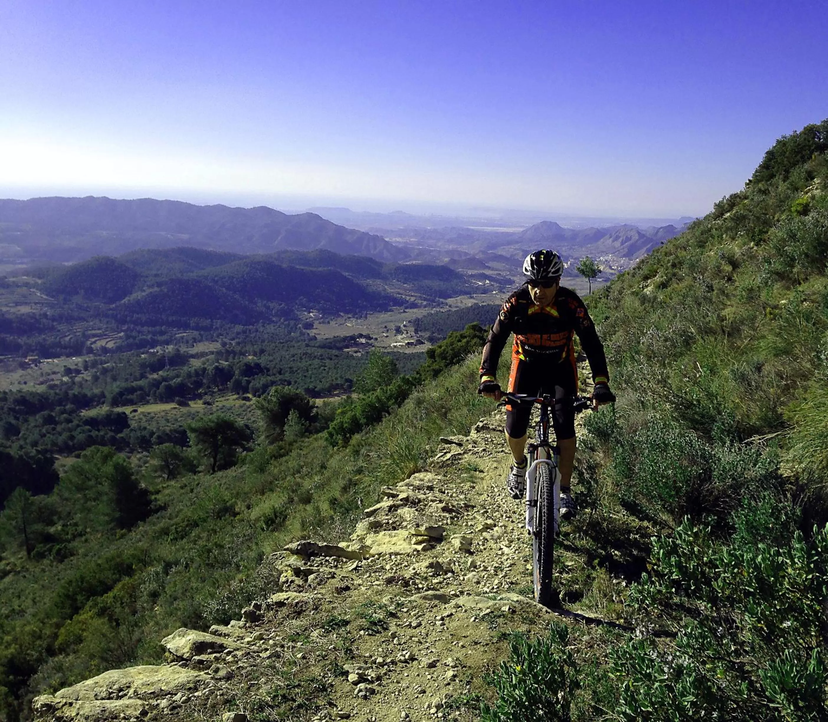 Cycling in El Pao Spa