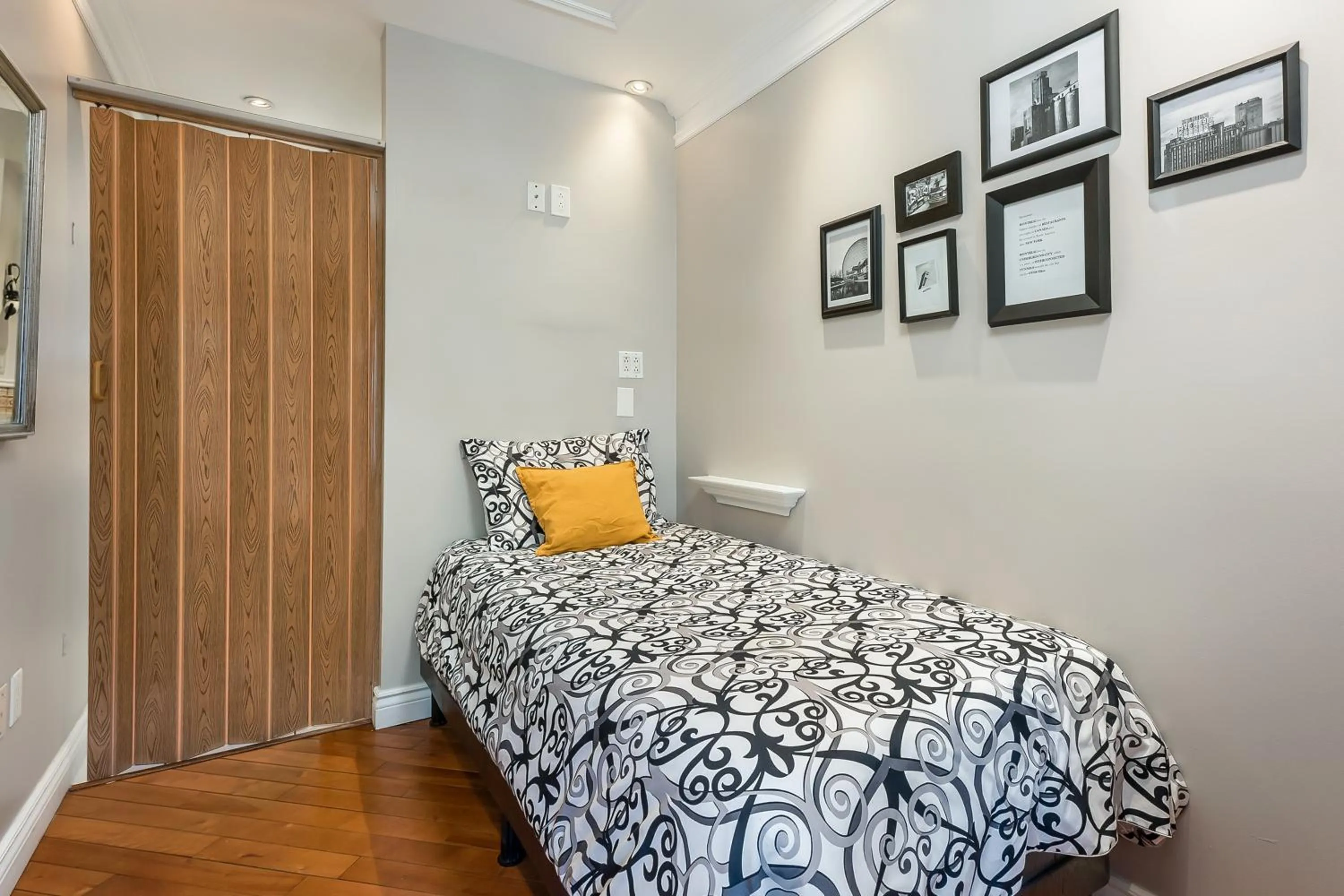 Bed in Samesun Montreal Hotel & Hostel