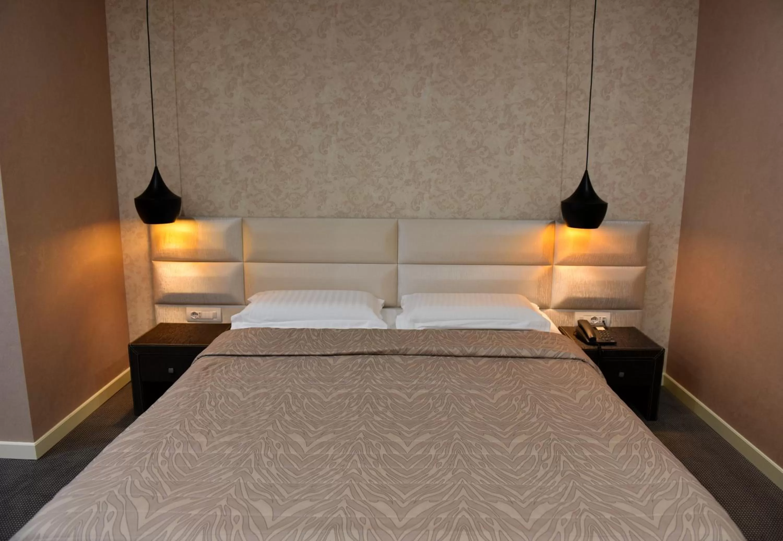 Photo of the whole room, Bed in La Bohème Hotel